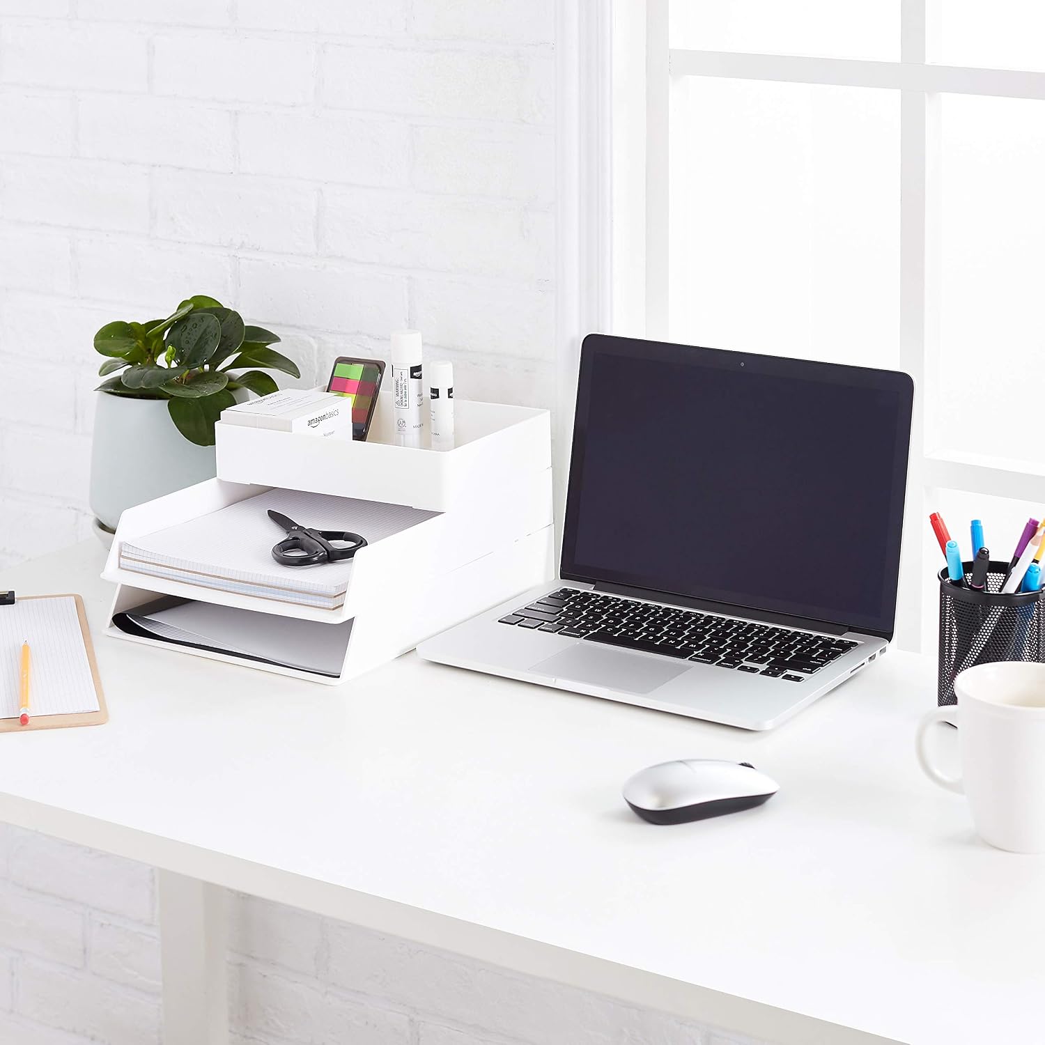 Thumbnail 5 de Amazon Basics Rectangular Plastic Desk Organizer Bundle — 3 Pieces (2 Letter Trays + 1 Accessory Tray) in White