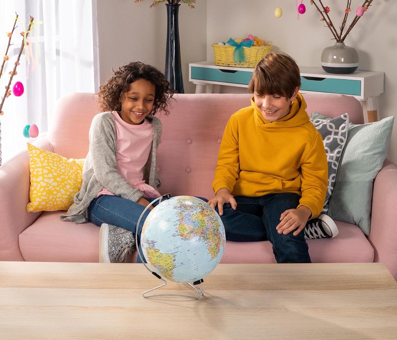 Detalle de Ravensburger 3D World Globe Puzzle on V-Stand – 540-Piece 3D Globe (20 cm) for Ages 10+