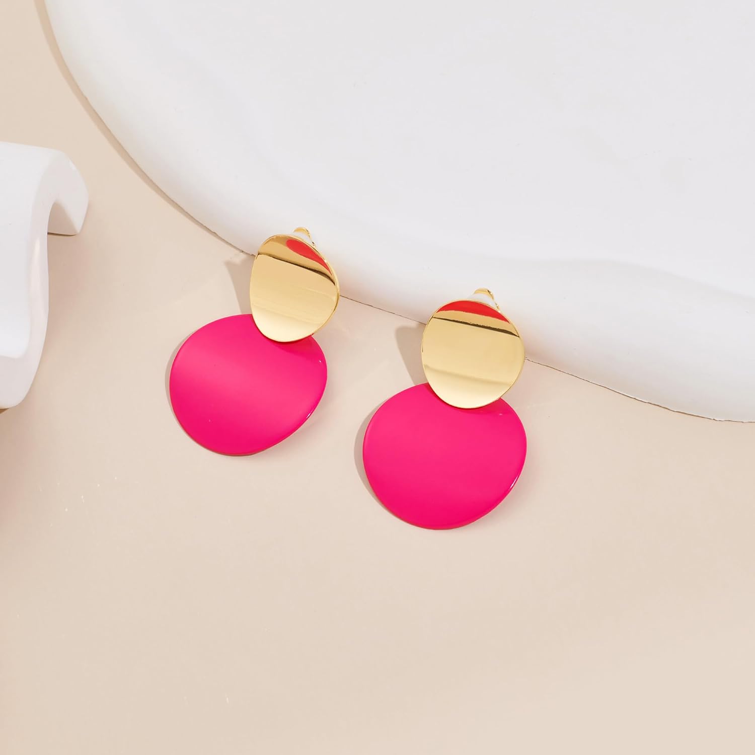 Thumbnail 4 de LILIE&WHITE Boucles Clip Dorées Élégantes