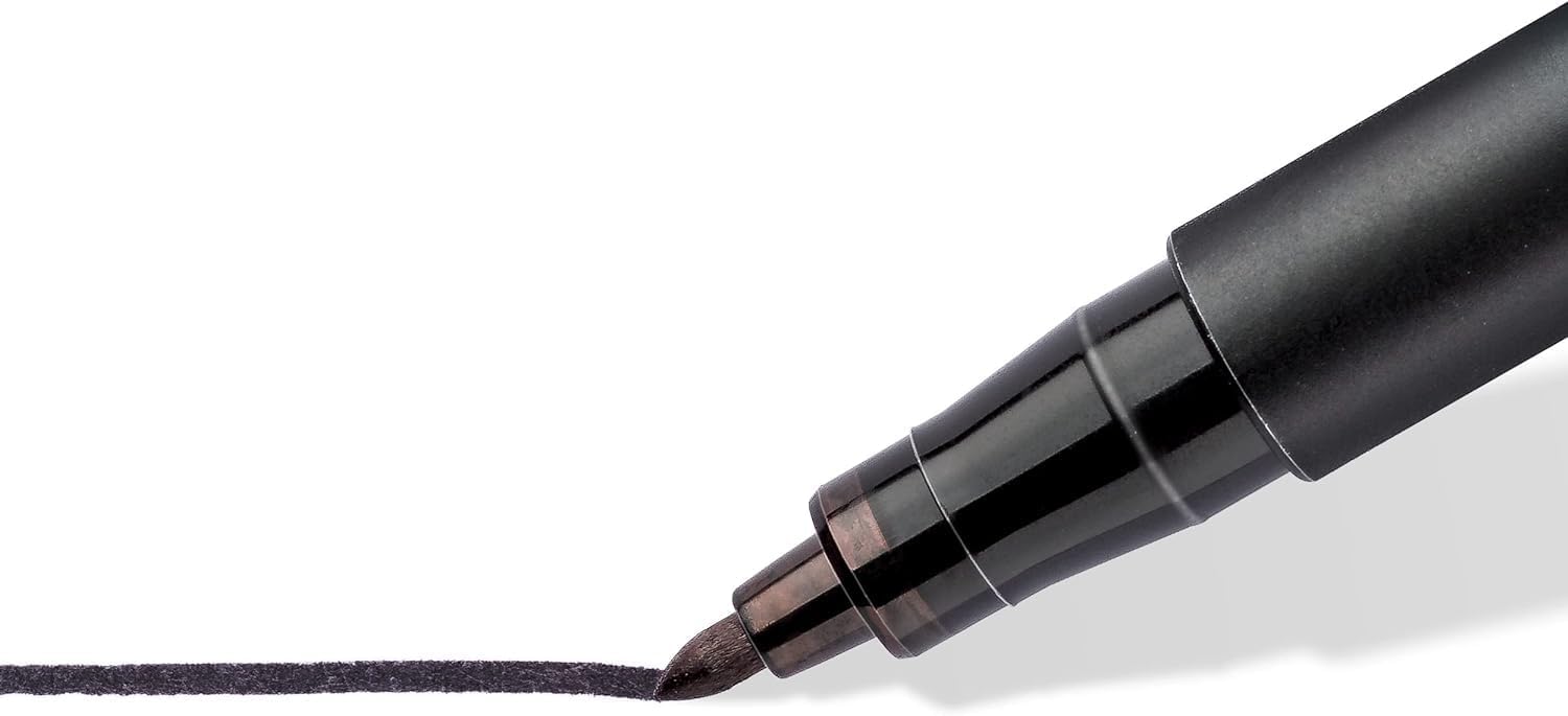Detalle de Staedtler Lumocolor Permanent – Ensemble de 4 feutres noirs indélébiles (0,4–2,5 mm) en étui chevalet