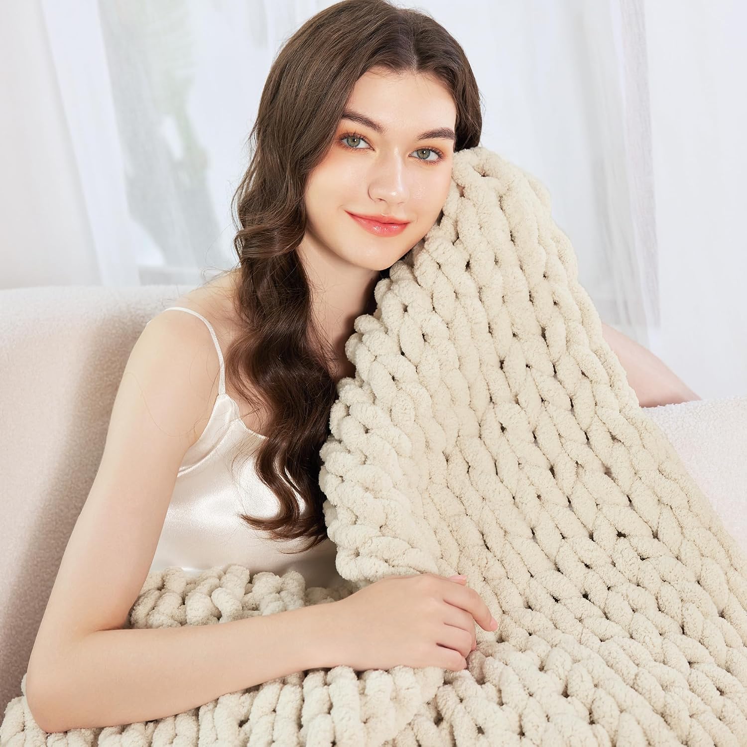 Detalle 1 de Admitrack Chunky Knit Throw 51" x 63" 🛋