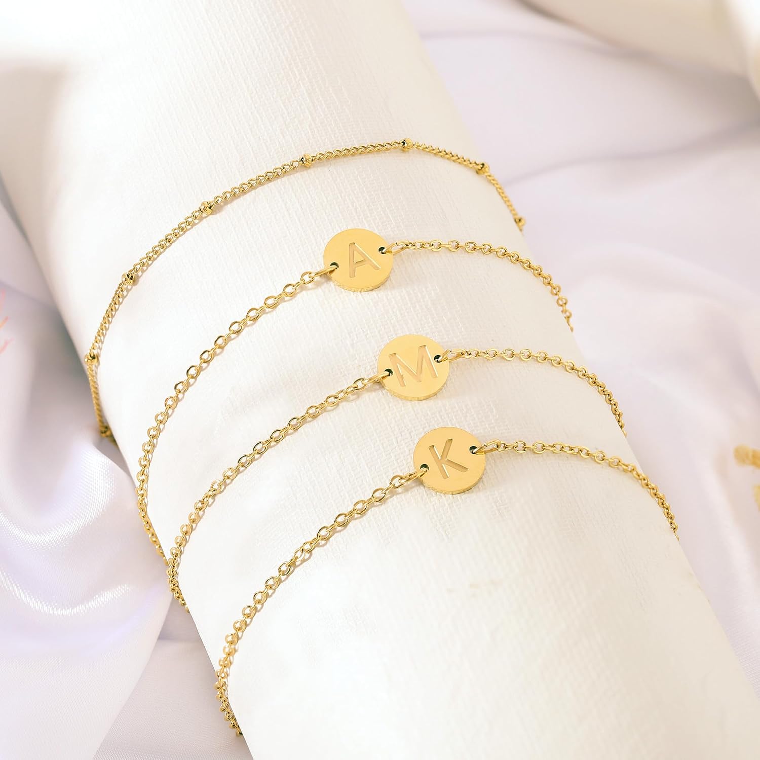 Detalle 2 de RMMD Armband Damen Gold Silber – personalisierte Initialen, 18K vergoldet