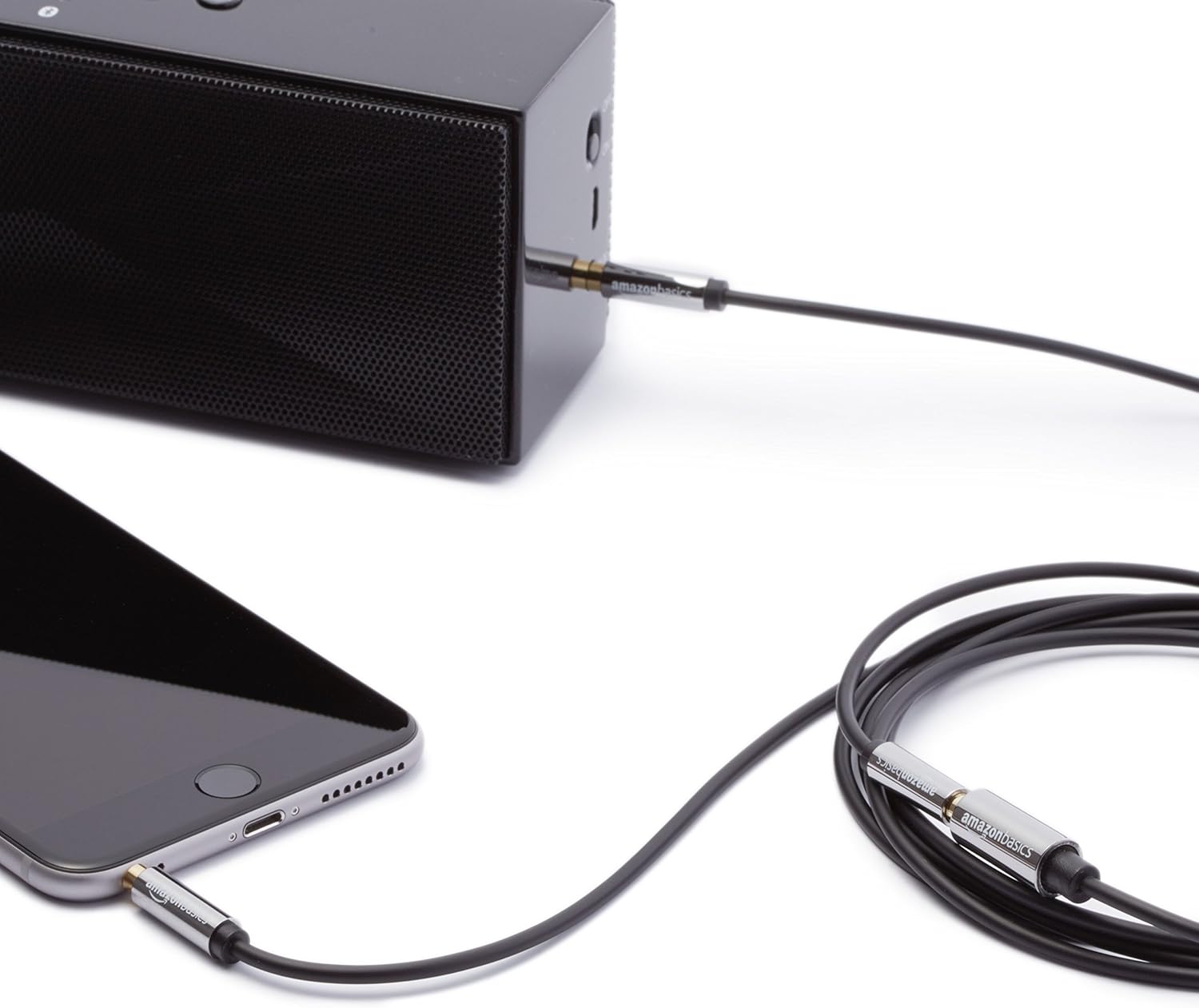 Thumbnail 4 de Amazon Basics rallonge audio stéréo 3,5 mm mâle vers femelle, 7,6 m (noir)