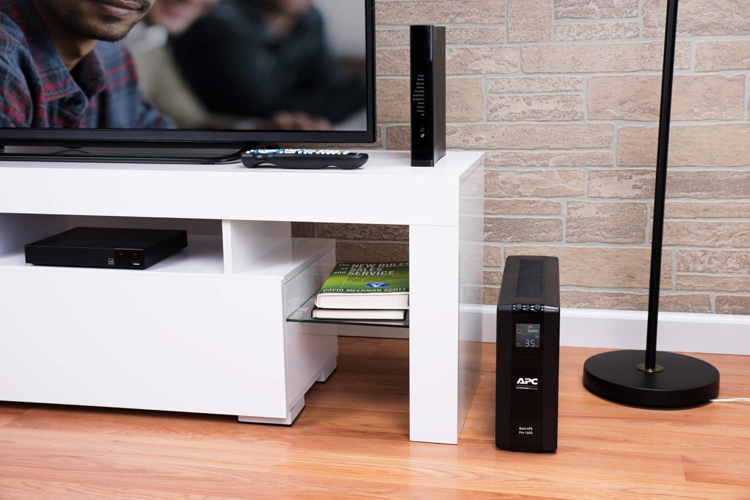 Thumbnail 3 de APC Back-UPS PRO BR1600MI – Zuverlässige USV mit LCD-Display und 1600 VA
