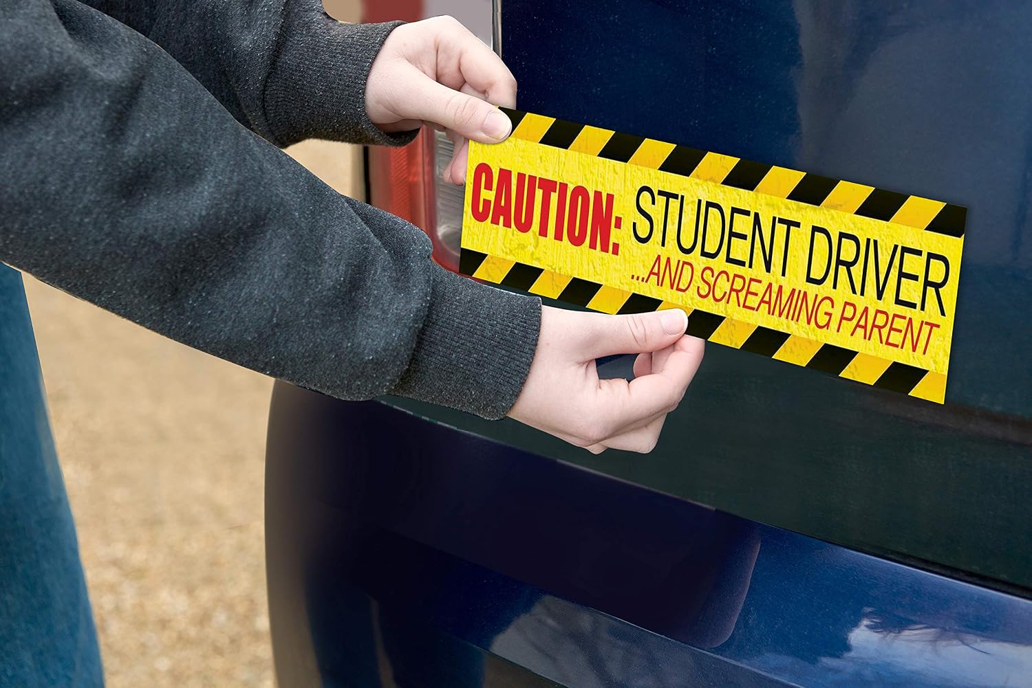 Detalle 2 de Student Driver Car Magnet 12 x 3 inches