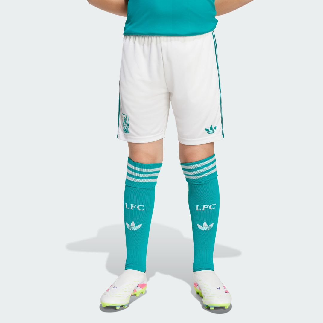 Detalle de Pantalón corto tercera equipación Liverpool FC 25/26 de Adidas