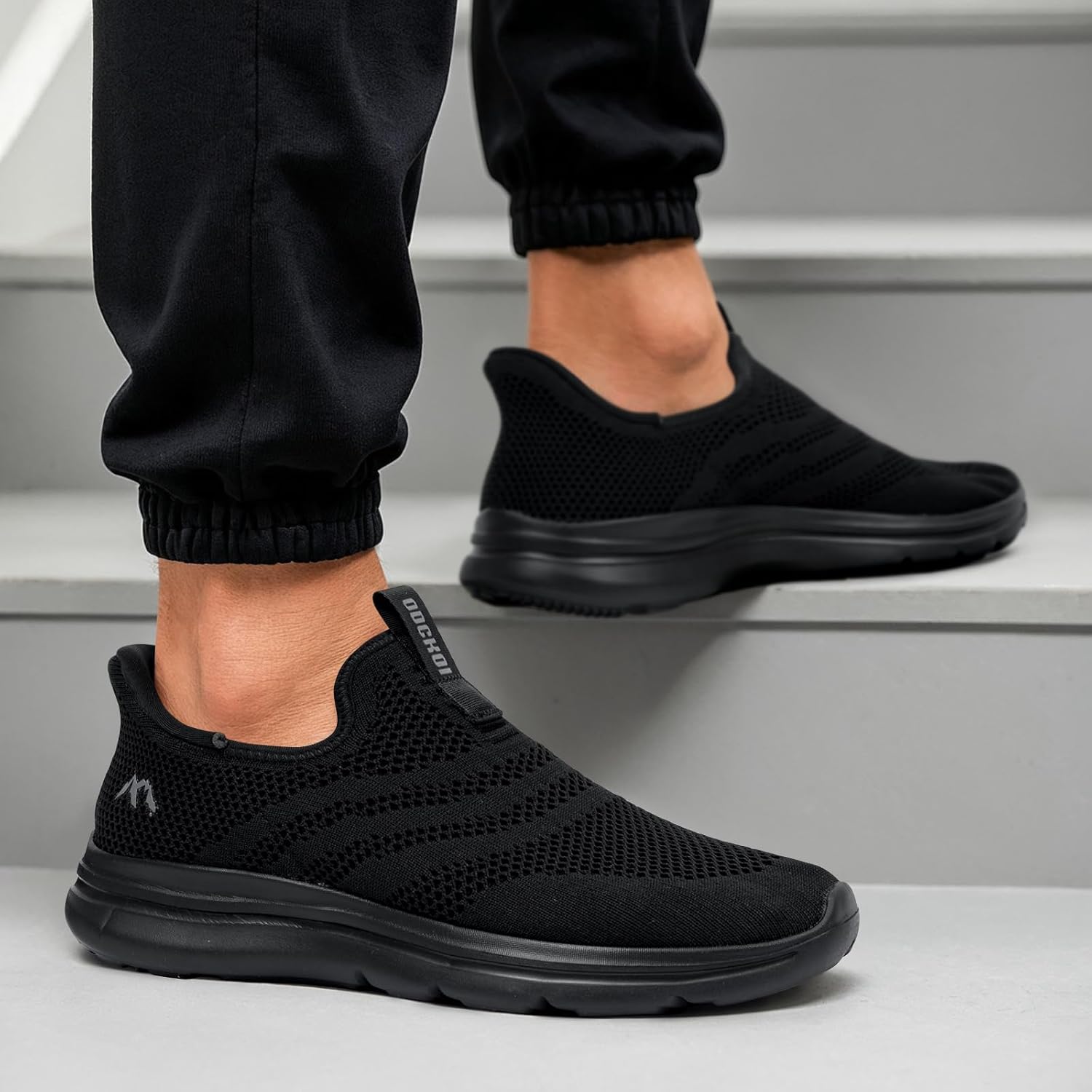 Detalle 2 de ODCKOI Baskets Slip-on Homme Respirantes – Légères et Confortables pour Ville et Randonnée