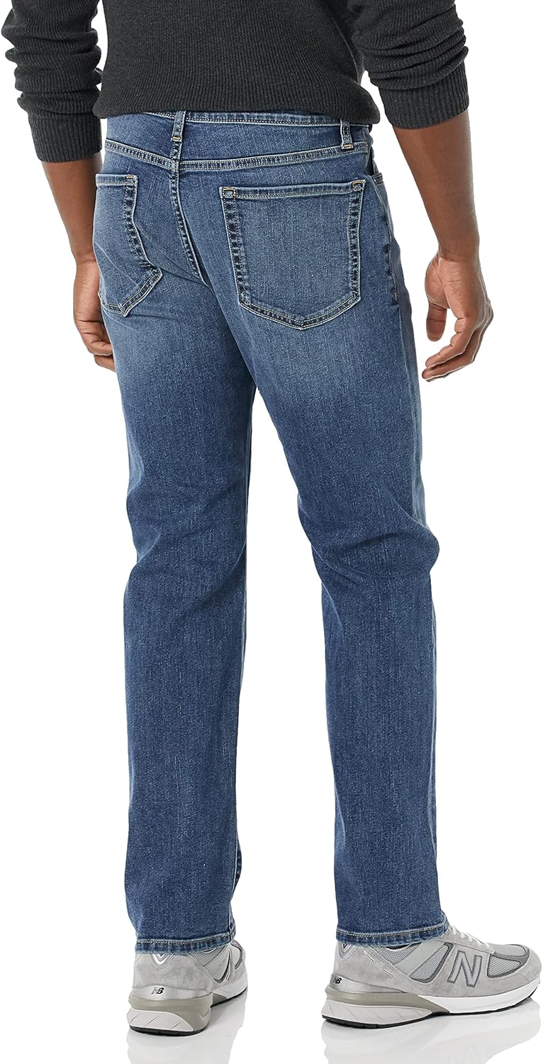 Thumbnail 1 de Amazon Essentials Herren-Jeans Straight mit hohem Stretchanteil – gerade Passform mit normaler Taille