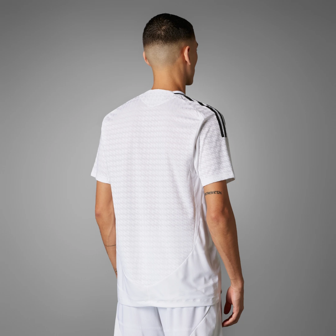 Detalle de Camiseta primera equipación Real Madrid 24/25 Authentic – Adidas