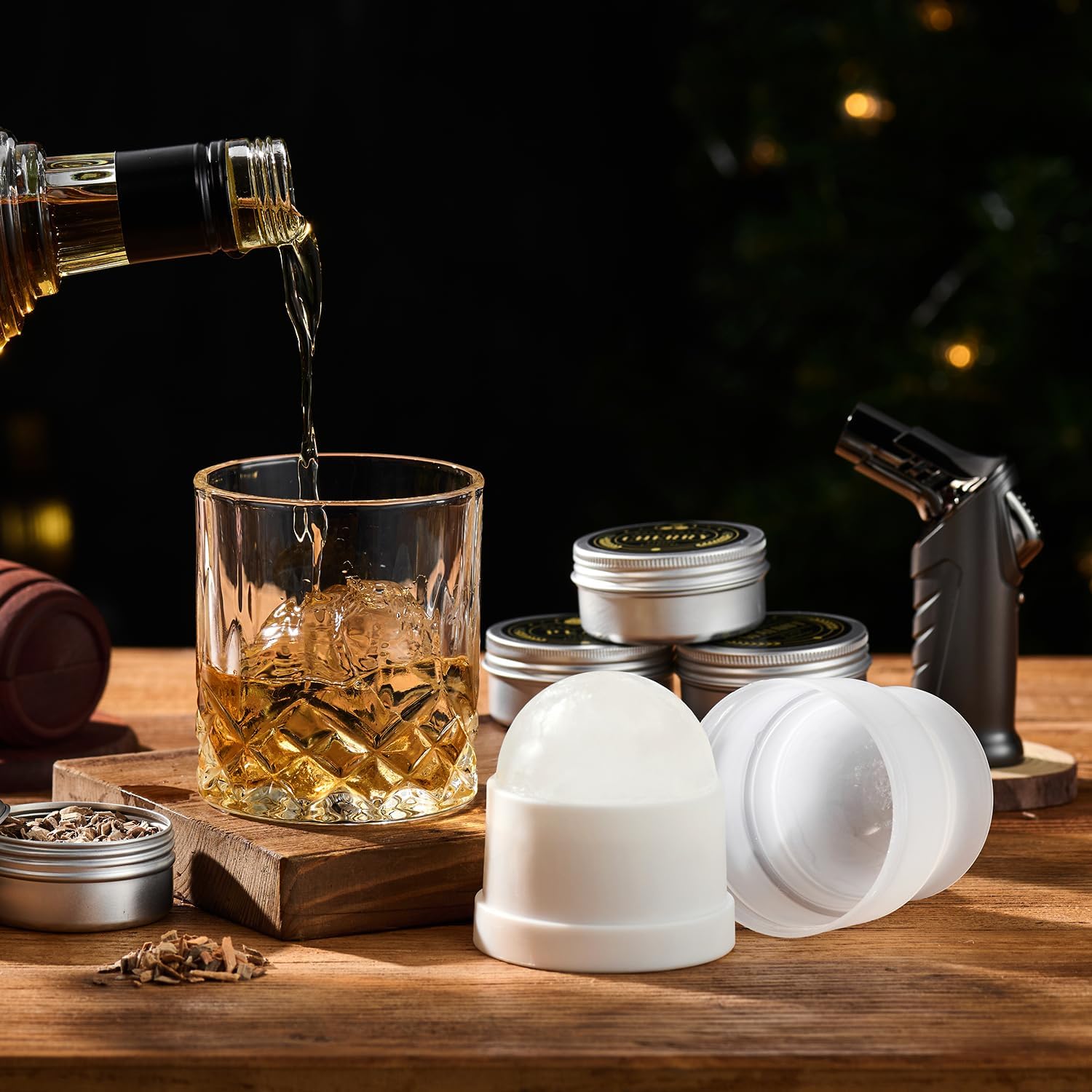 Detalle 1 de ComboJoy Whiskey Smoker Kit mit Torch, 6 Holzchips-Sorten, 2 Gläsern und 2 Ice-Ball-Formen (ohne Butan)