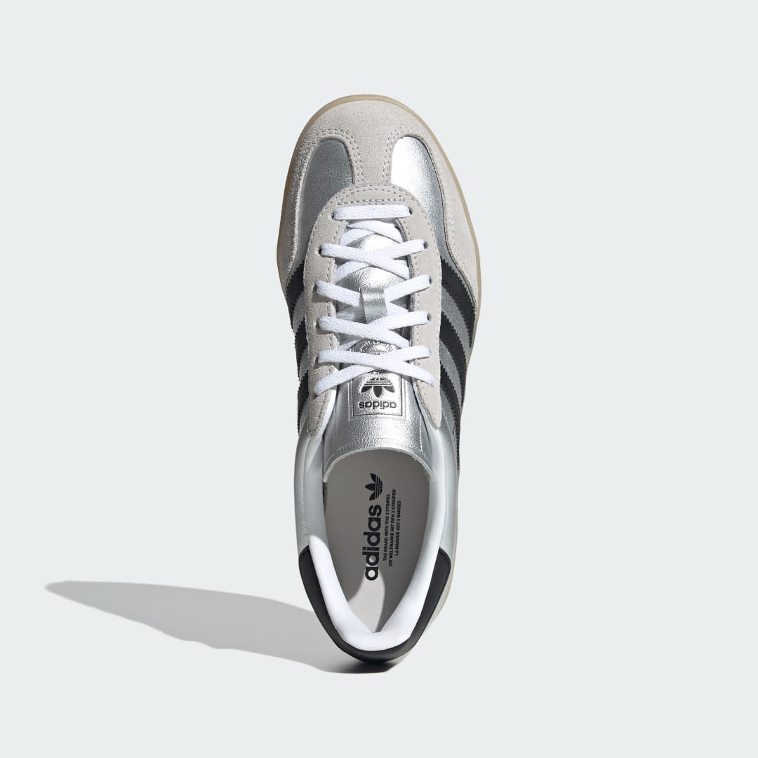 Detalle 2 de Zapatilla Gazelle Indoor de Adidas: gris elegante para interiores