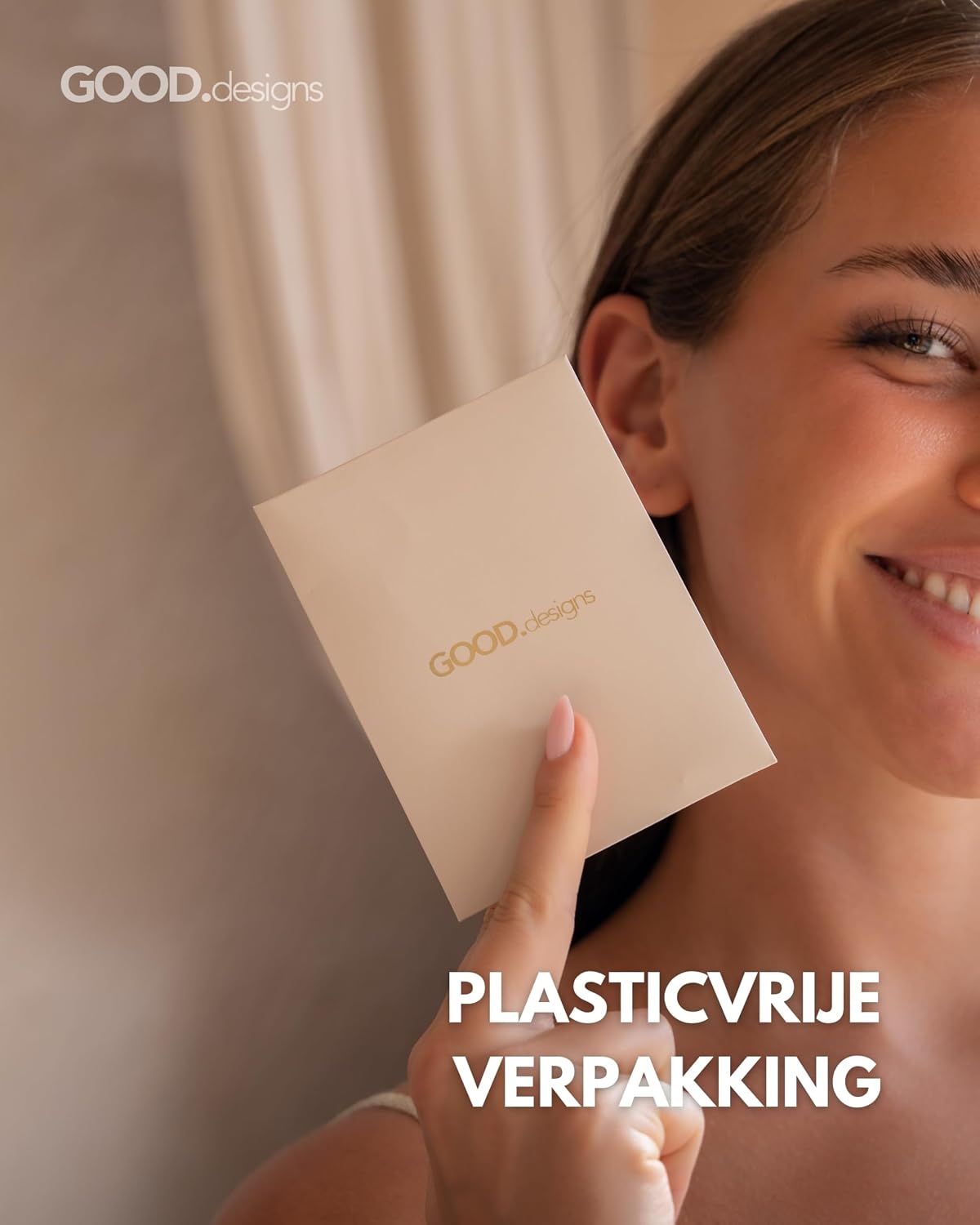 Detalle 2 de GOOD.designs kleurrijke kralenketting met A-Z-initiaalhanger, 18K verguld
