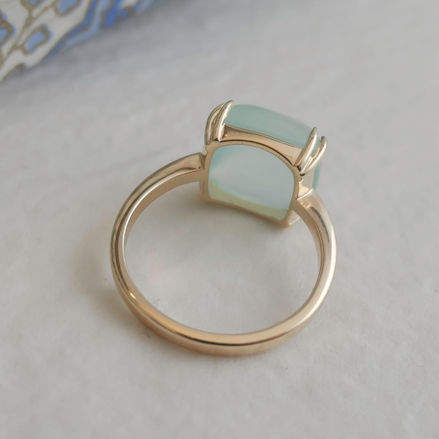 Detalle 2 de Aqua Chalcedon Sugar Loaf Ring aus Sterling Silber vergoldet – handgefertigter Schmuck für Damen (US-Größe 7 / Ø 17,3 mm)