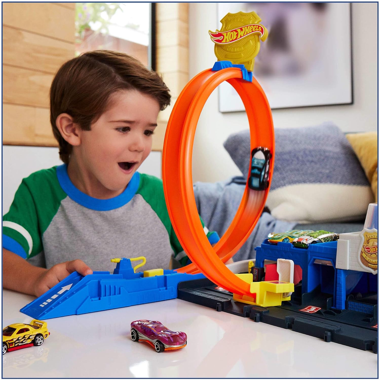 Detalle 2 de Hot Wheels Super Police Track Set JBM71