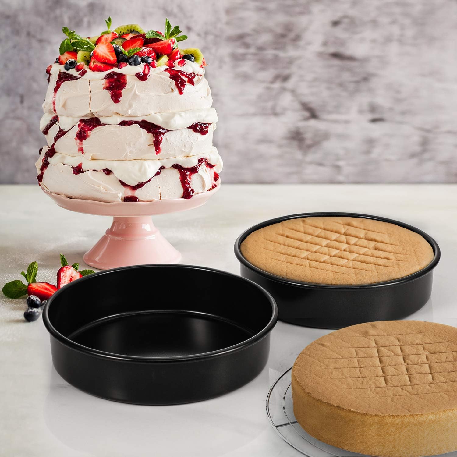 Detalle 2 de HIWARE 9-Inch Round Cakes Pan Set (2 Pans) with 60 Precut Parchment Rounds