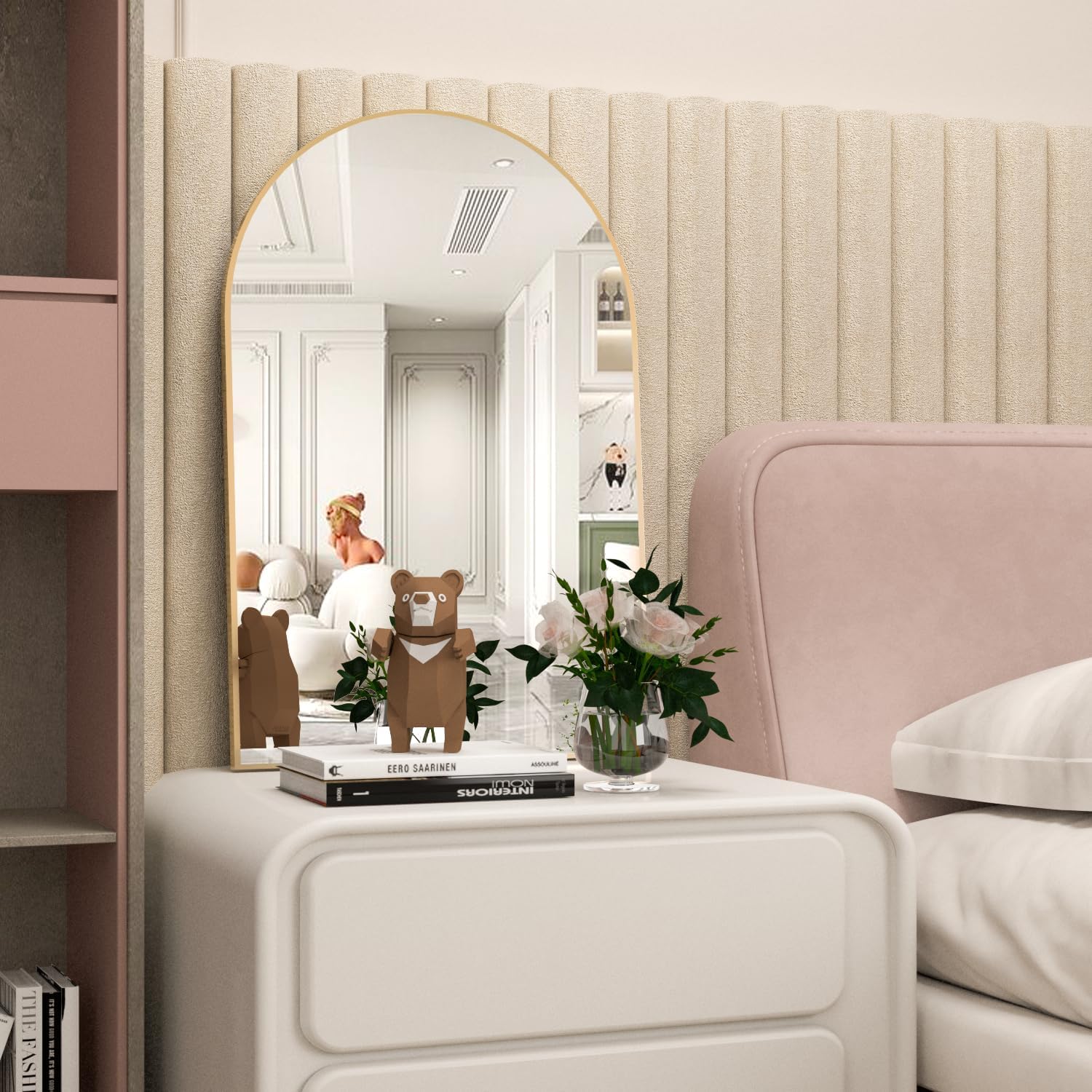 Detalle de NEUWEABY gebogen wandspiegel 60 x 90 cm met goudkleurig aluminium frame
