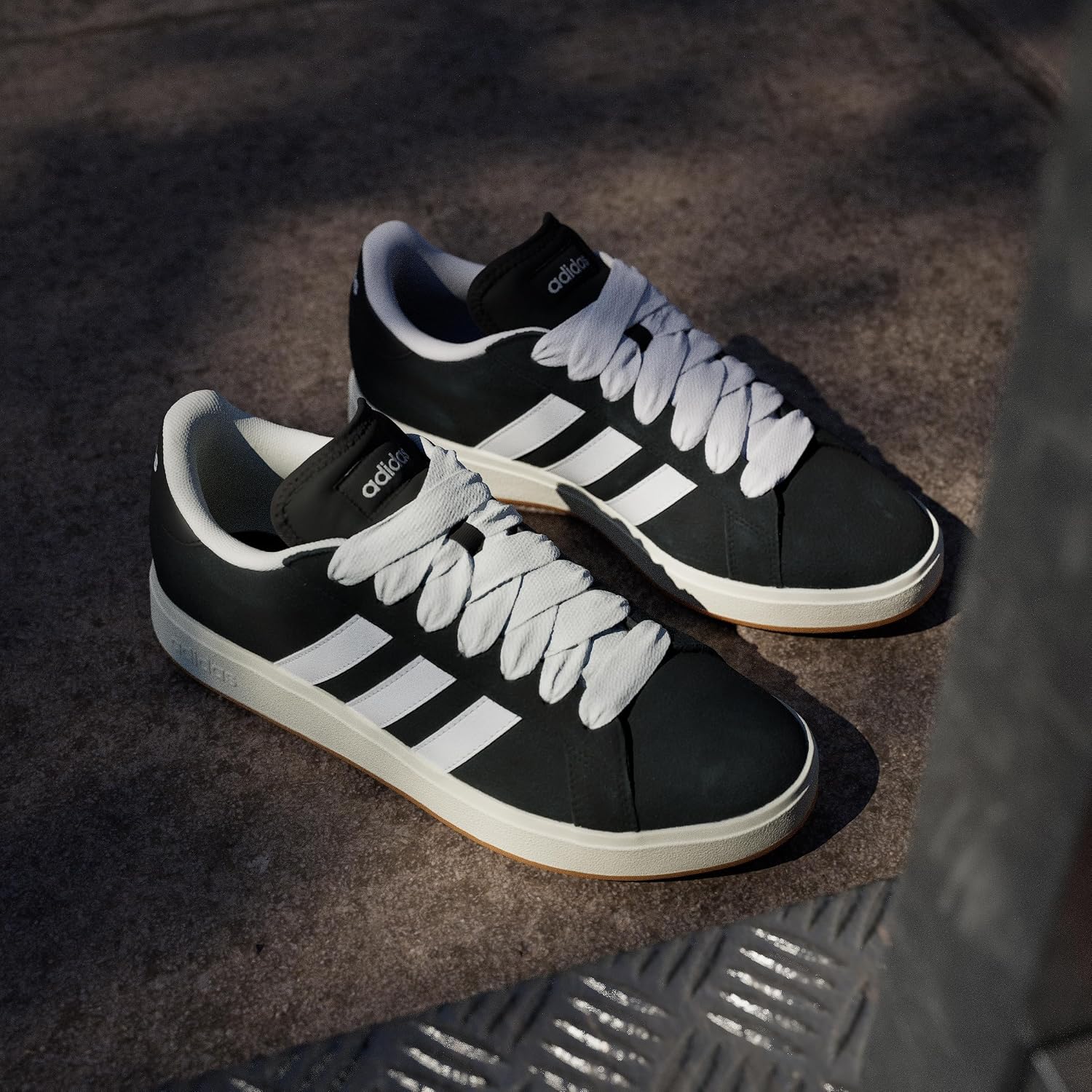 Detalle de adidas Grand Court Base 00s Sneaker Wildleder