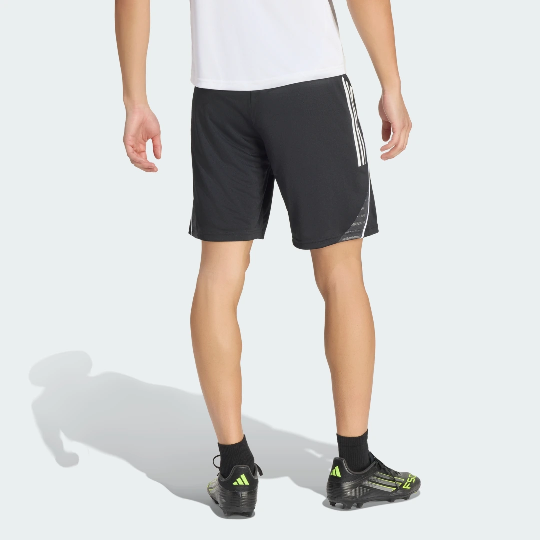 Detalle de Pantalón corto de entrenamiento adidas Real Madrid Avengers 25/26 Tiro25 Competition – negro
