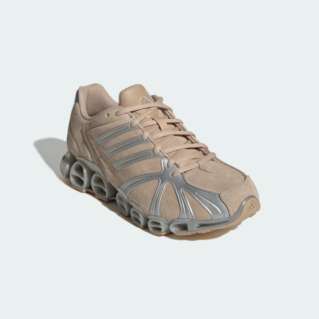 Detalle de Zapatilla Mega GhostRide de Adidas (Beige) – guía de compra