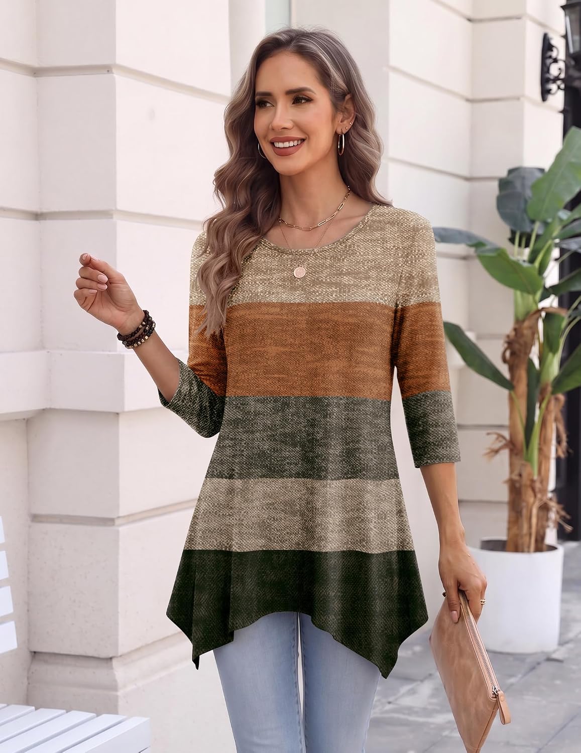 Detalle de Zeagoo 3/4-Sleeve Plus-Size Tunic Top with Crew Neck and Asymmetrical Hem