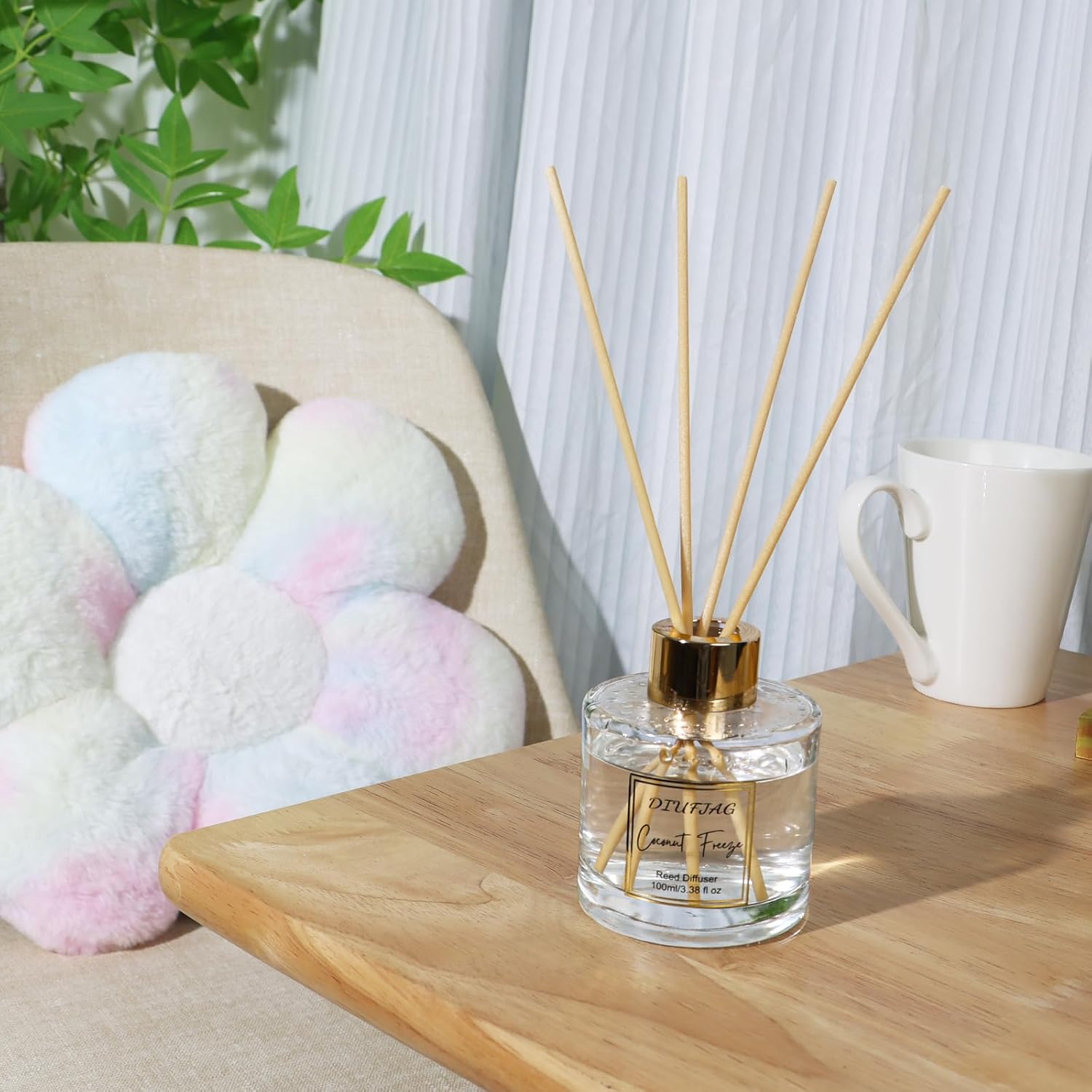 Detalle de DIUFJAG doftspridare med pinnar, 100 ml kokosdoft och 6 fiberpinnar