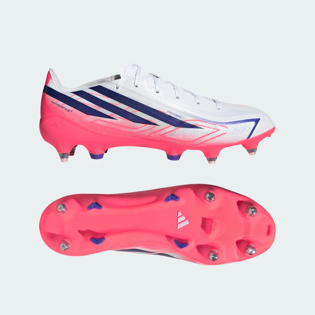Detalle de Adidas F50 Hyperfast League para césped natural húmedo: precisión y agarre en cada movimiento