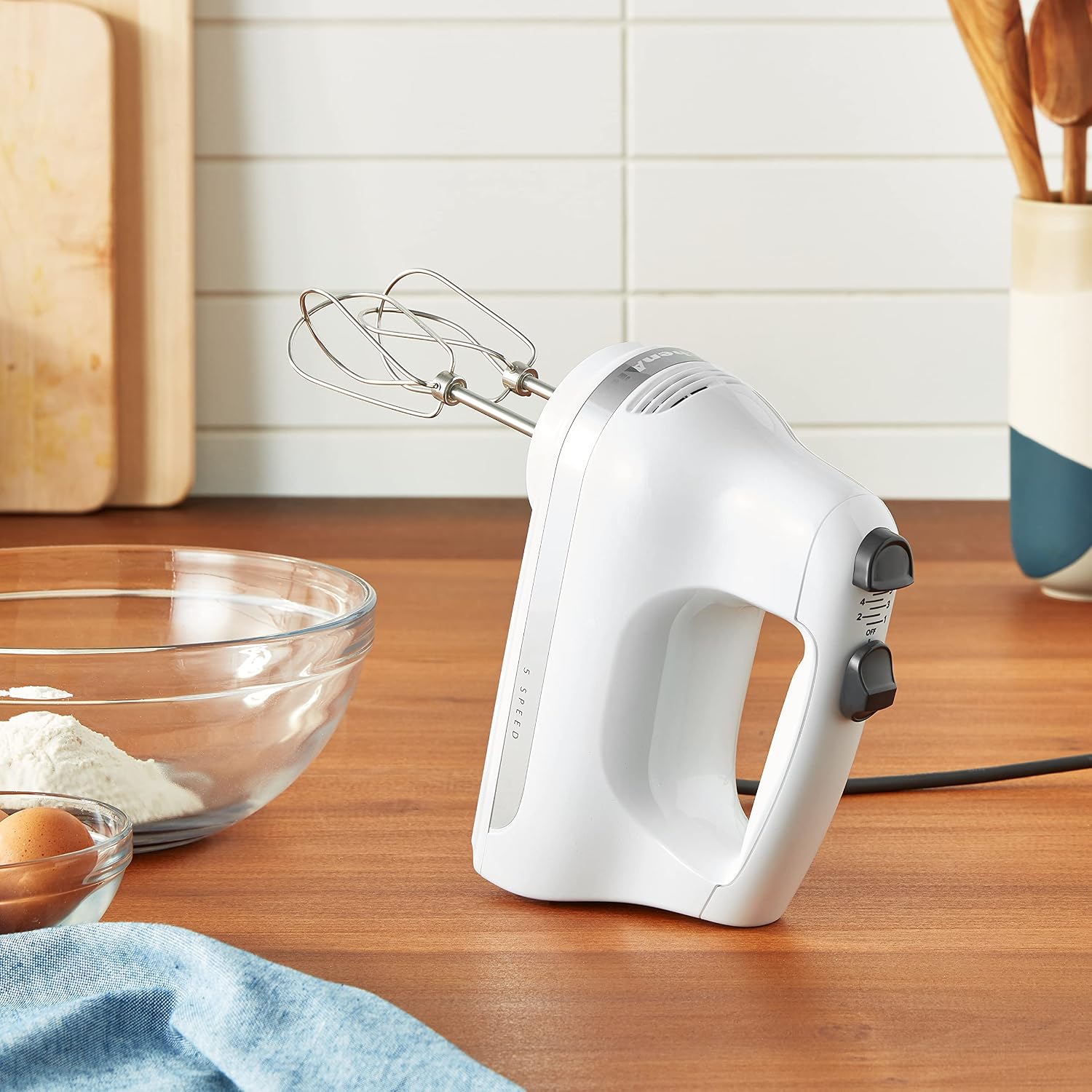 Detalle de KitchenAid Hand Mixer, 5 Speeds