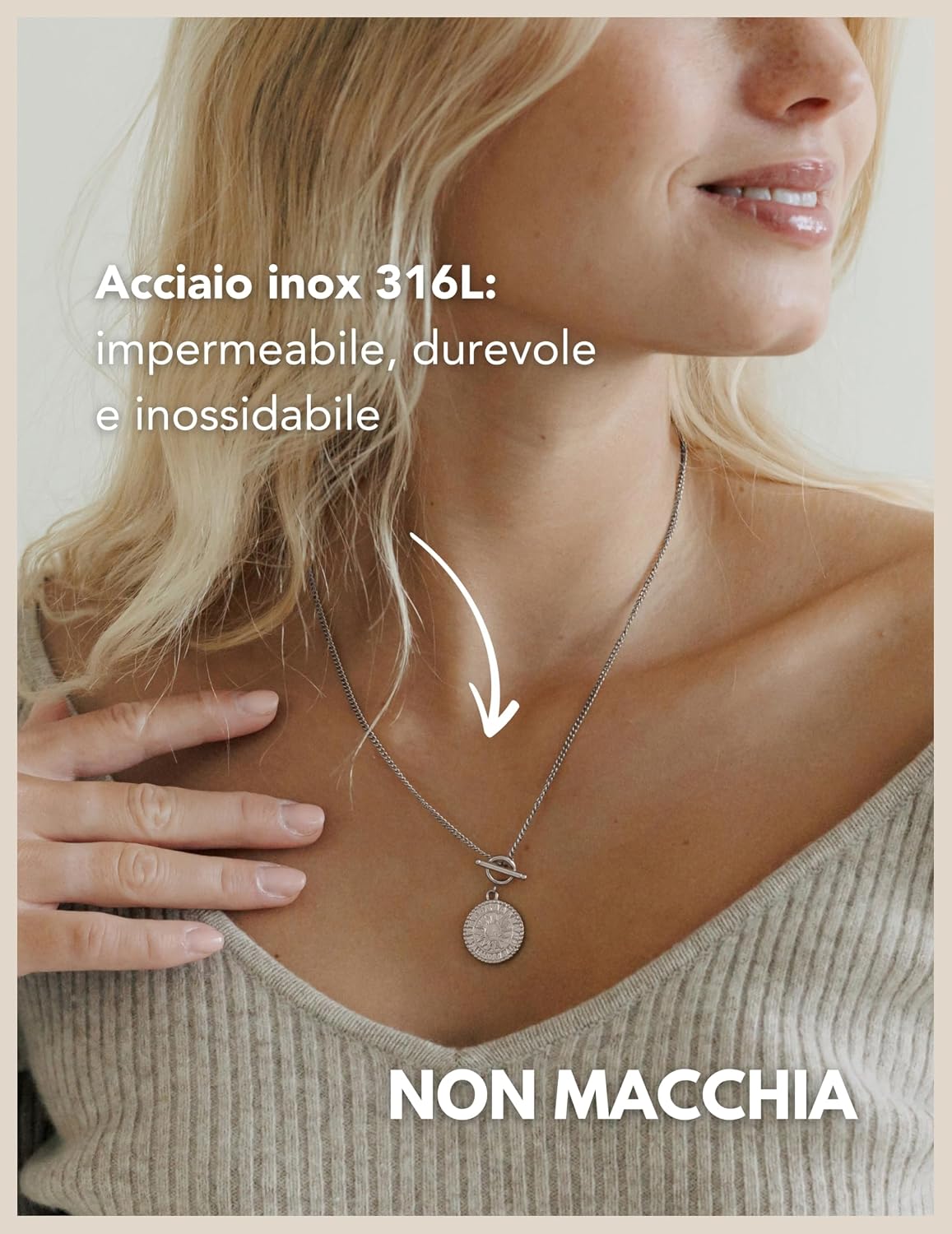 Detalle de GD GOOD.designs Collana Soleil regolabile in acciaio 316L placcato oro 18K, con pendente a forma di sole