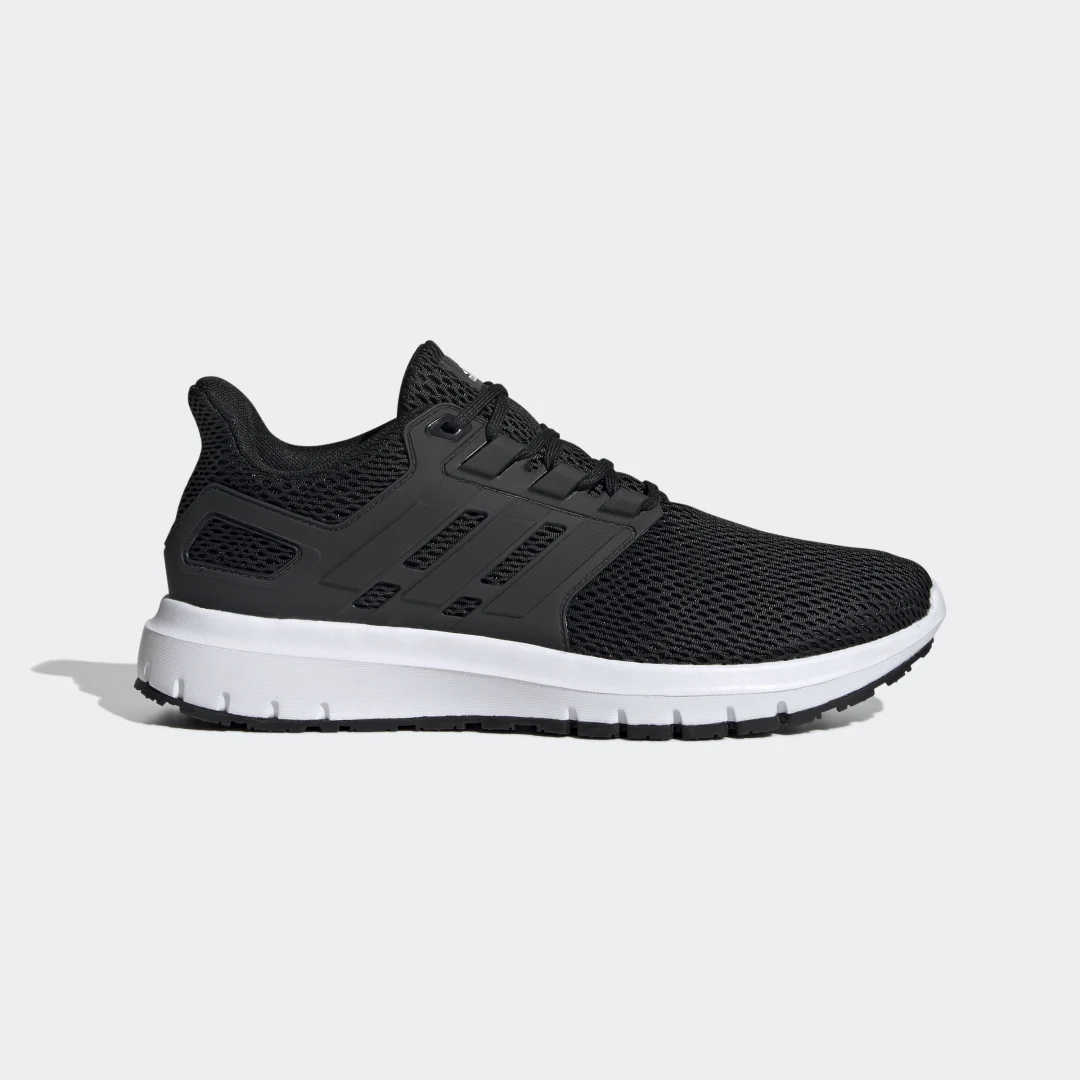 Detalle de Adidas Zapatilla Ultimashow en Negro — comodidad diaria para entrenar y vestir
