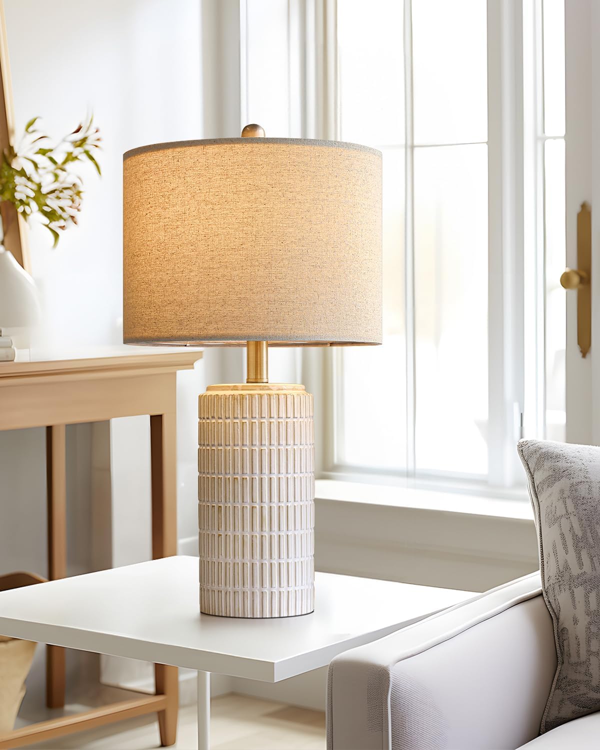 Detalle 2 de PoKat Table Lamp, 23-inch