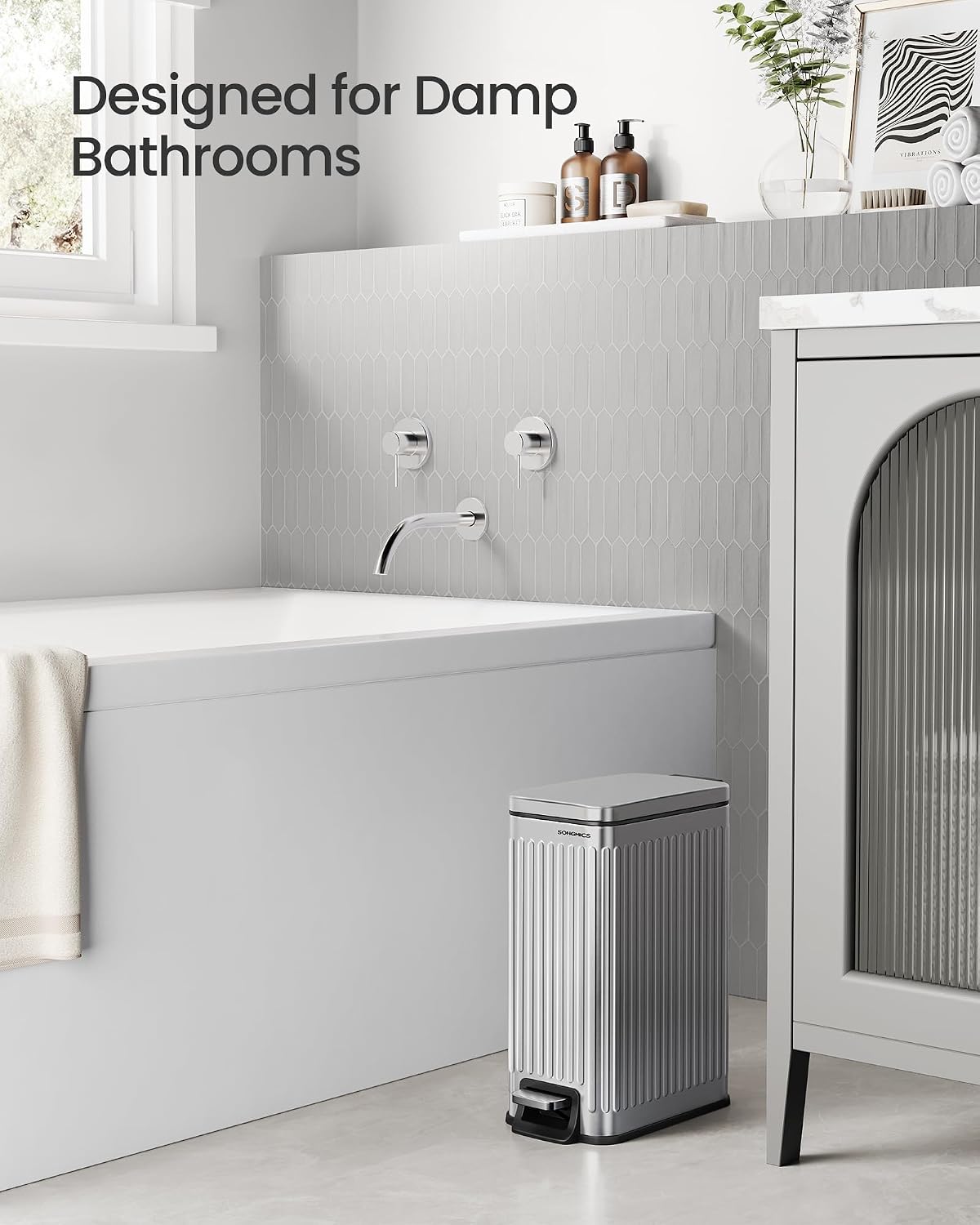 Detalle de SONGMICS ULTB563E01 Bathroom Trash Can, 1.6-Gallon Slim Stainless Steel