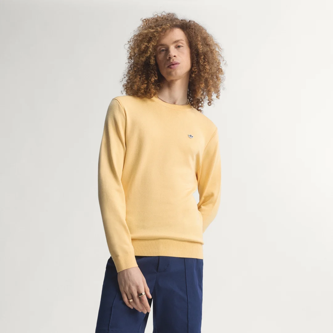 Imagen de Sudadera Originals Cashmere Blend de Adidas (naranja) – confort y estilo para el día a día en OfertitasTOP
