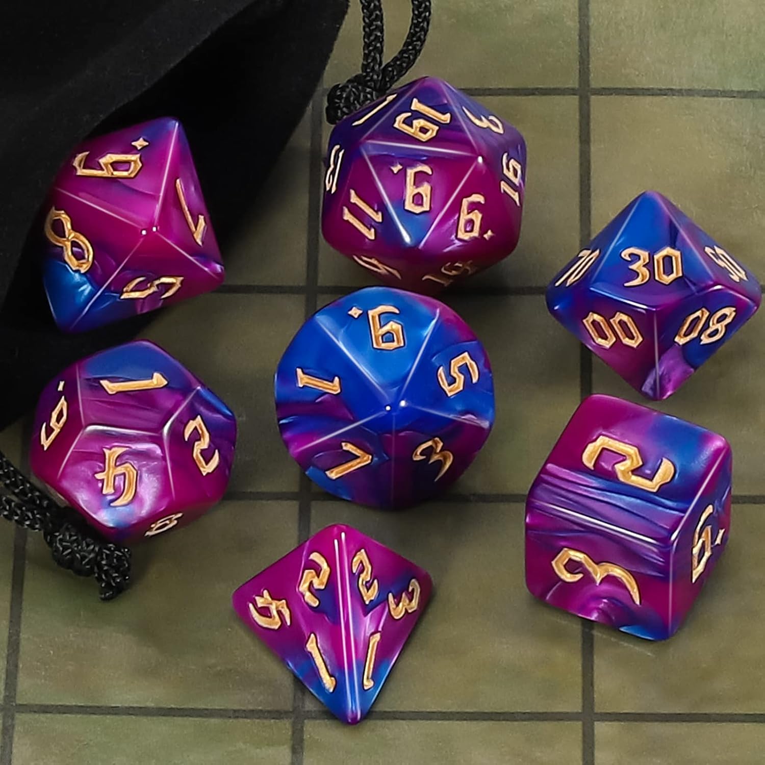 Detalle 2 de QMAY DND Dice Polyhedral Dice Set – 7 pezzi blu viola per D&D, MTG e RPG