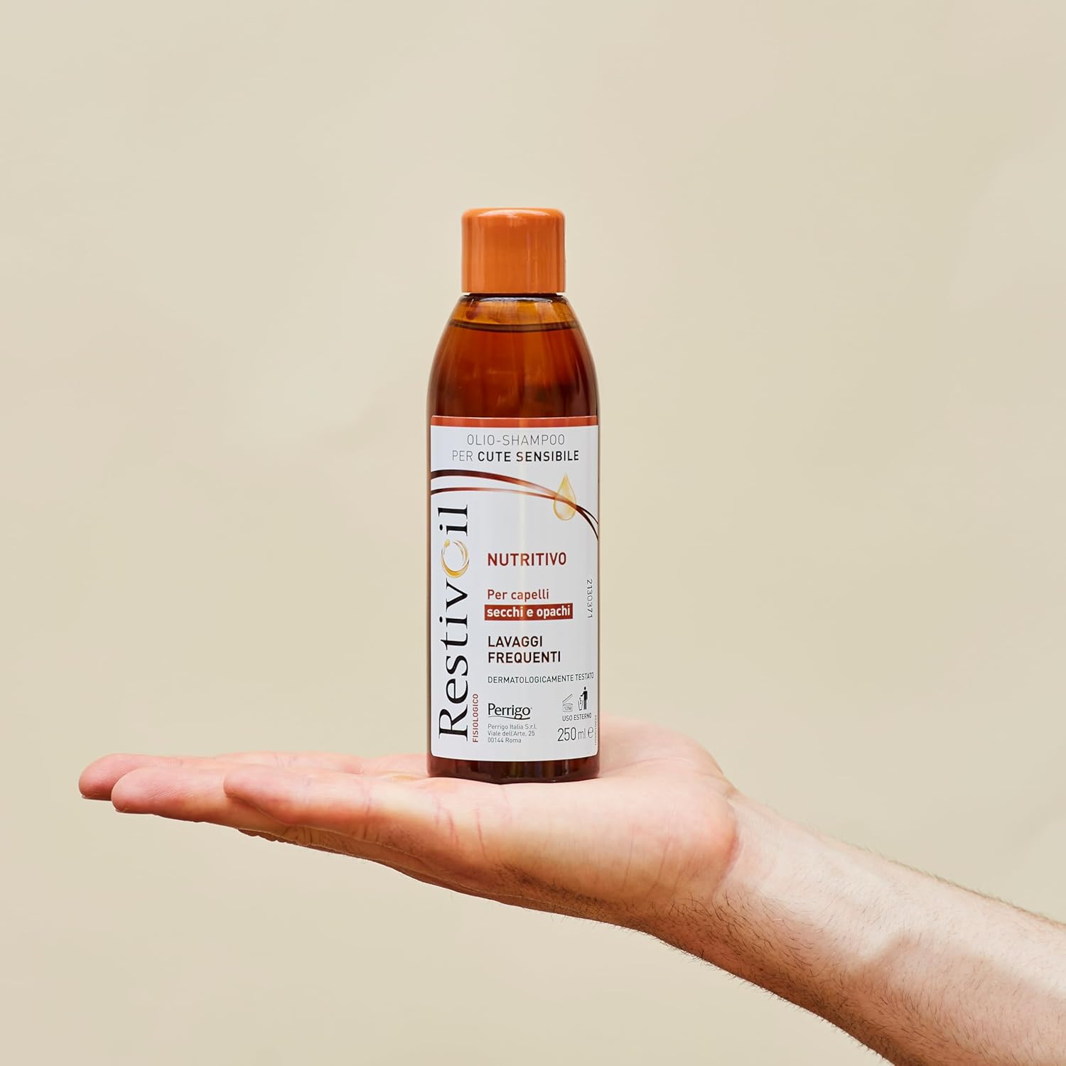 Detalle 2 de RestivOil Shampoo Fisiologico Nutriente per Capelli Secchi e Opachi, 250 ml
