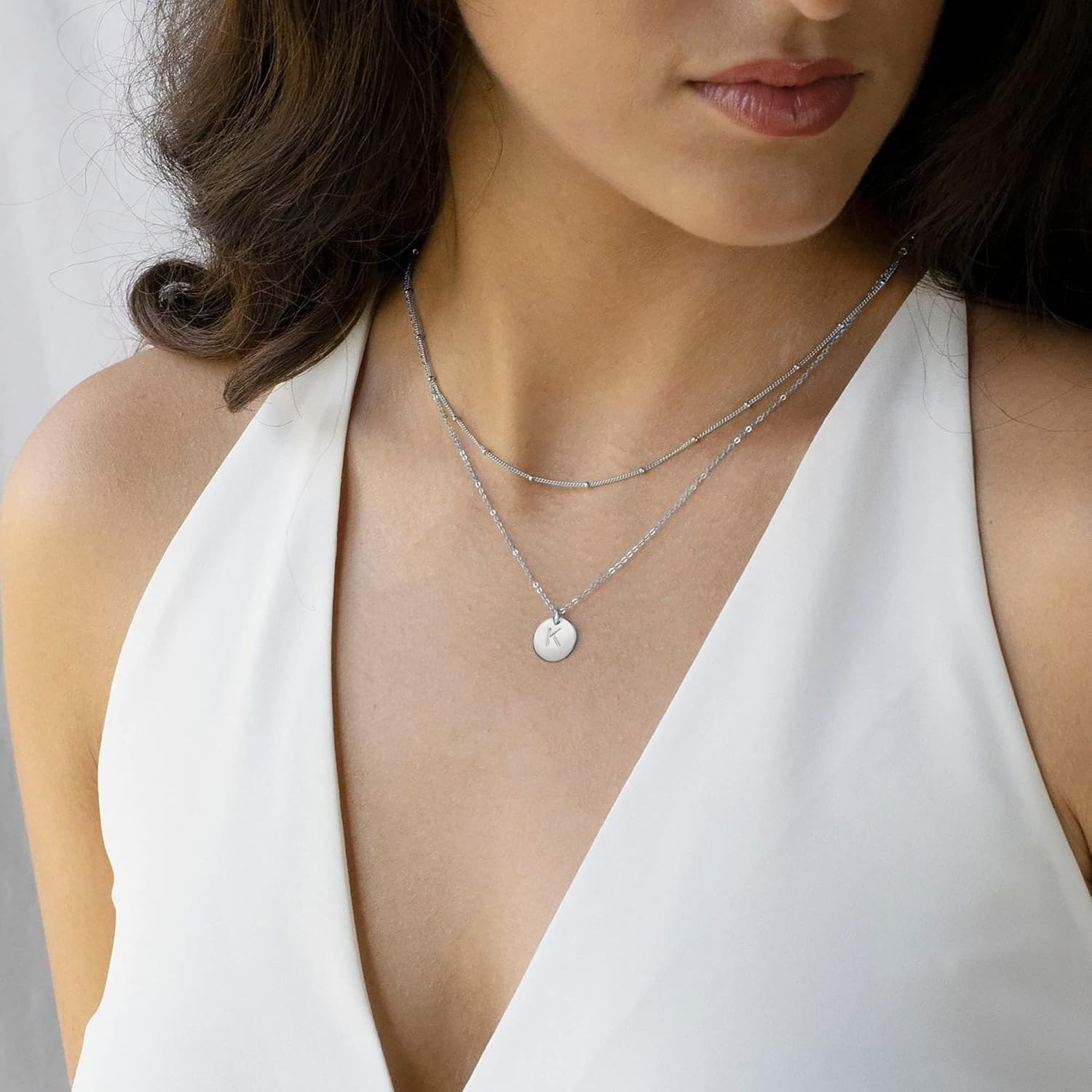 Detalle 2 de TINGN Chaîne avec lettres pour femme – Or 14 carats, double face gravée, maillage gravé, collier initial en couches