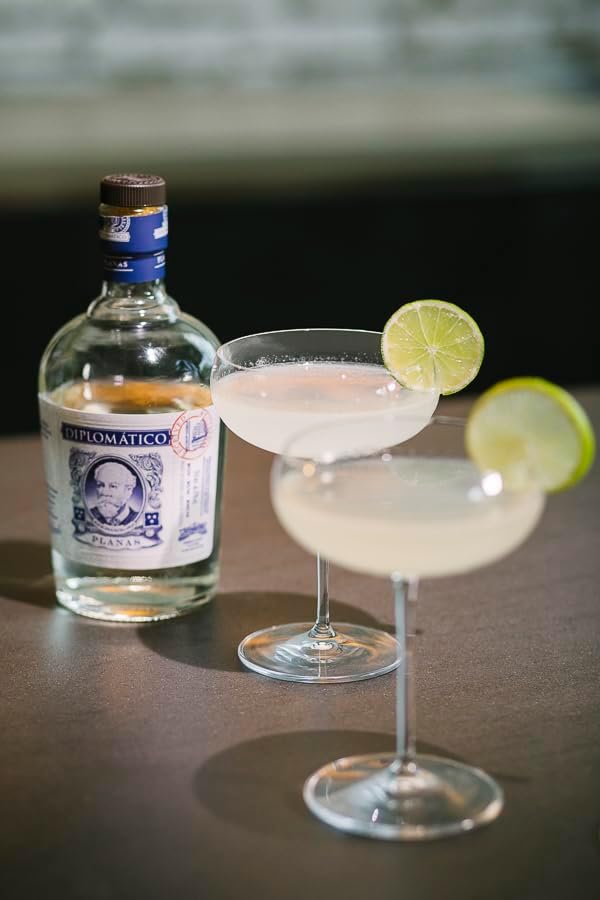 Detalle 1 de Ron Diplomático Planas 70cl, 47% Volumen 🍹