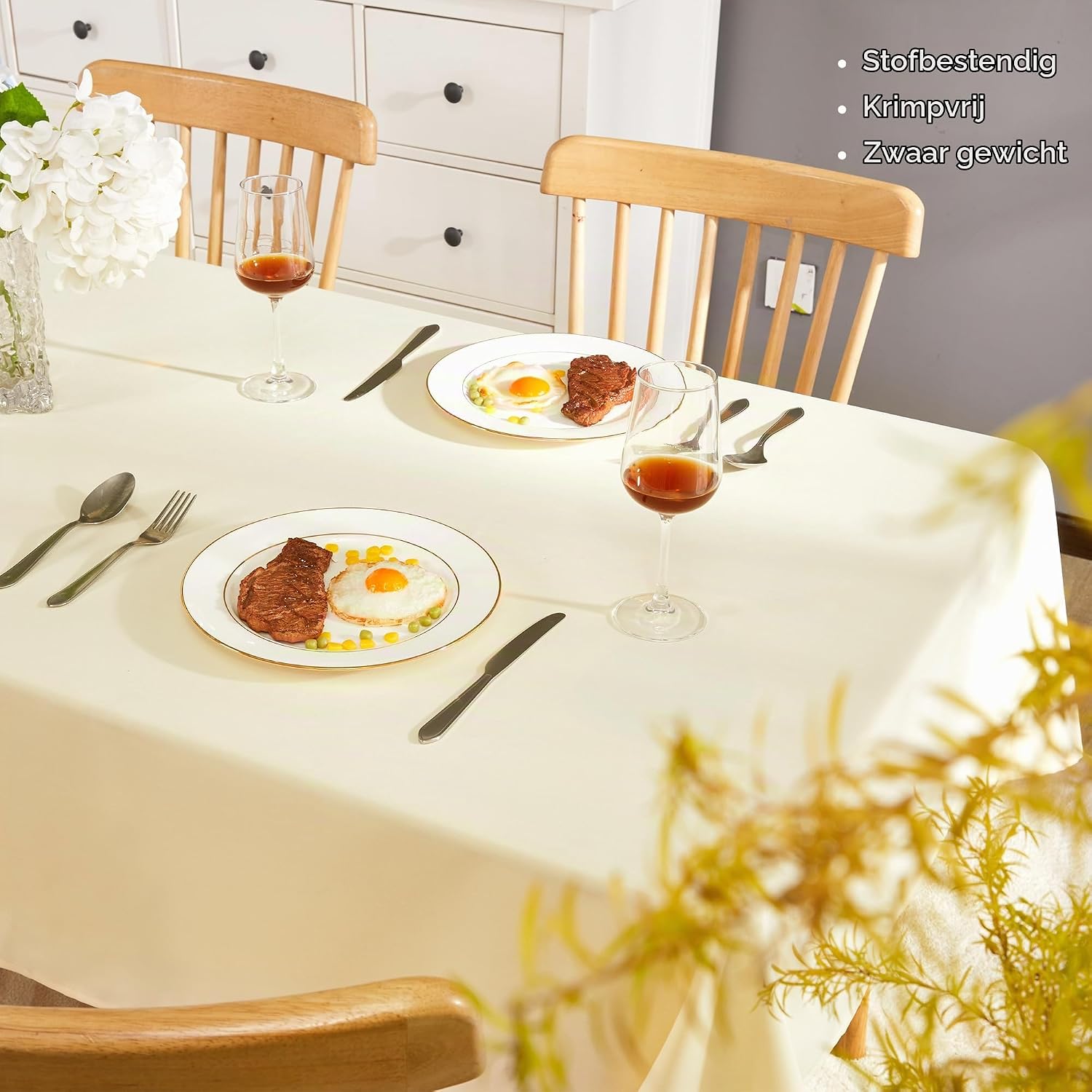 Detalle 2 de Deconovo tafelkleed 130 x 220 cm, crème polyester met lotuseffect