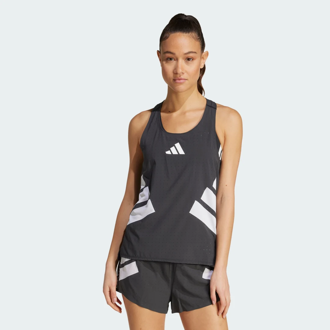 Detalle de Camiseta sin mangas Adidas Adizero Road to Records (Negro) – ligera y pensada para entrenos intensos