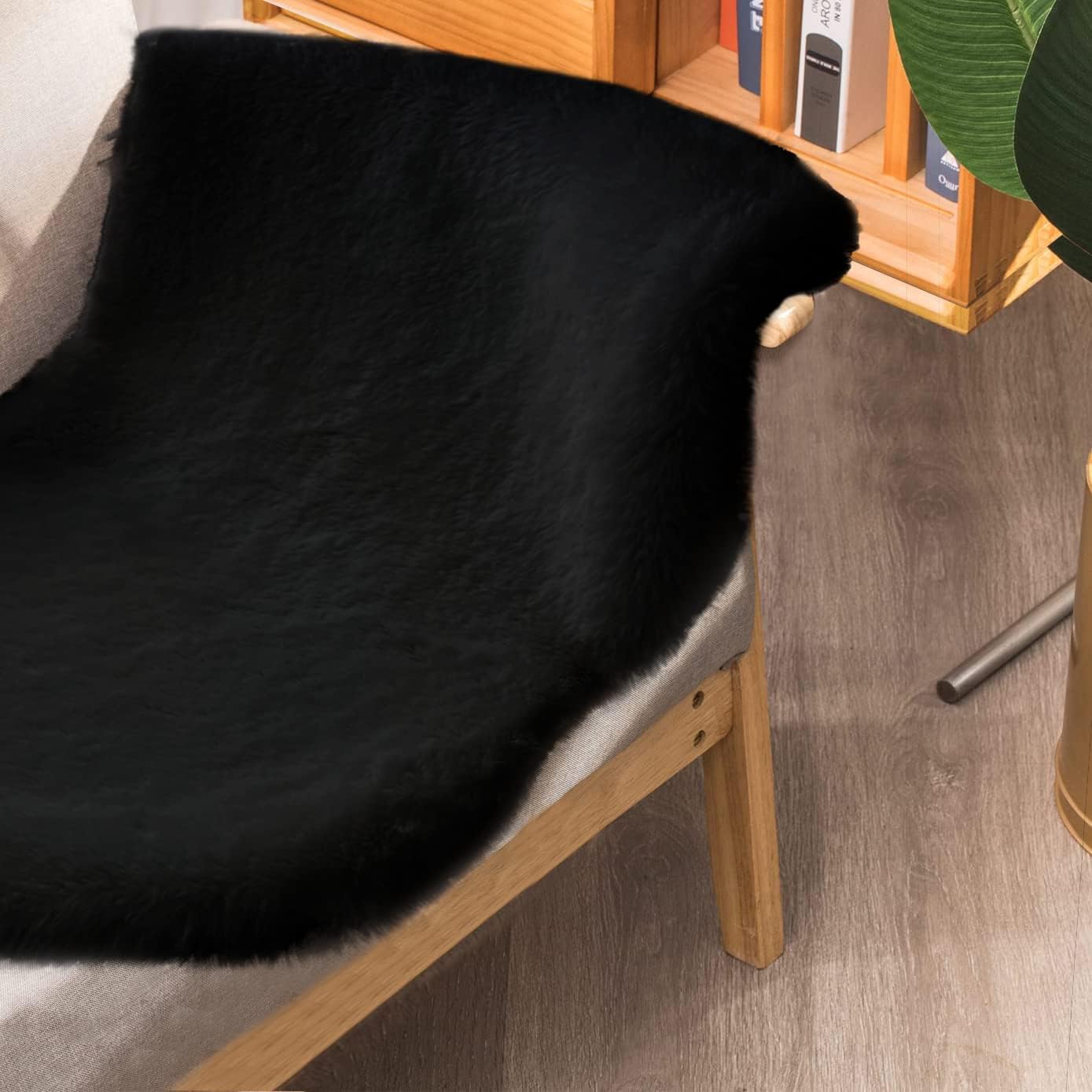 Detalle de ORINOVA Tappeto Camera da Letto 60x180 cm Nero in “pelle” di coniglio sintetica, lavabile e morbido