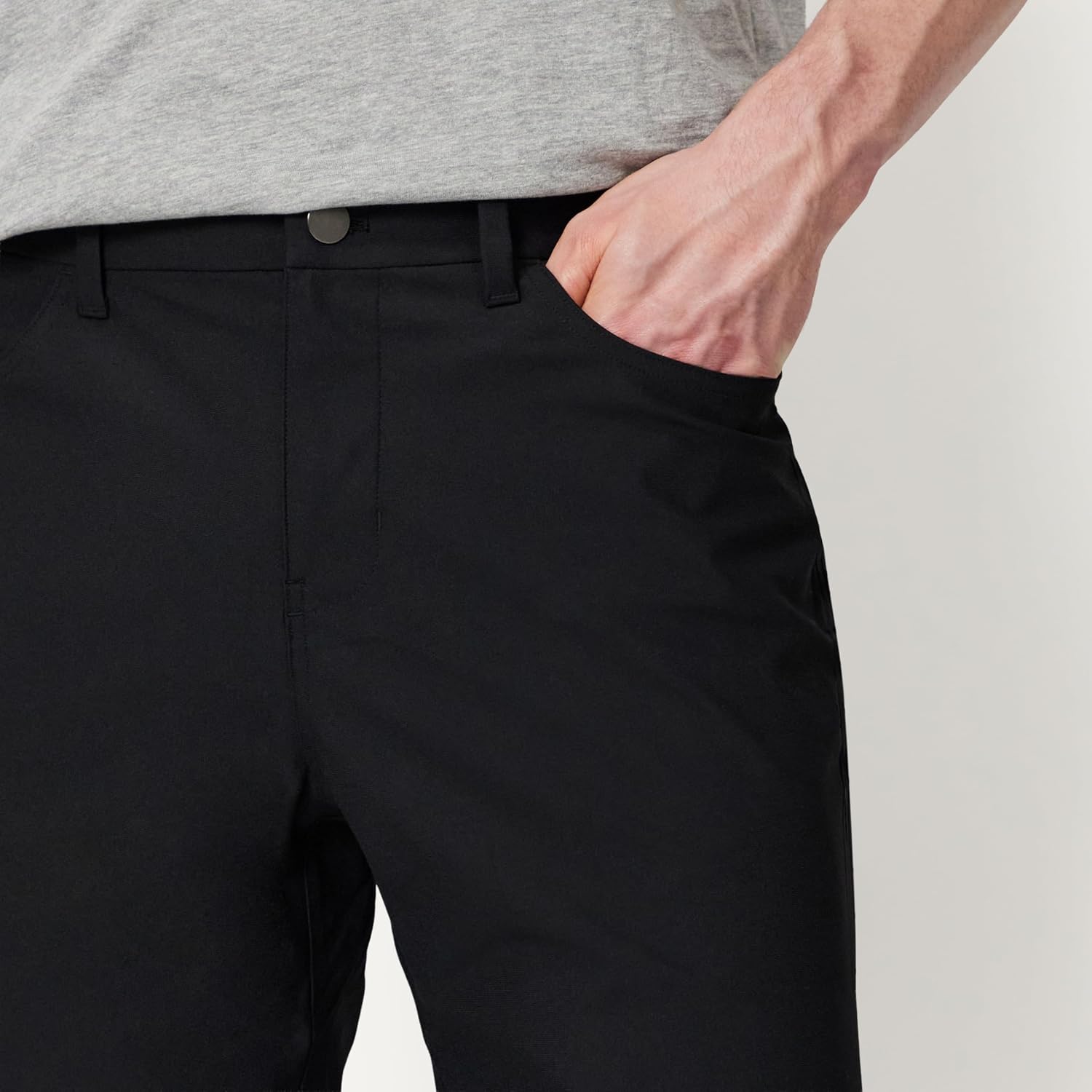 Detalle 2 de Amazon Essentials Men's Classic Fit 5 Pocket Commuter Pants