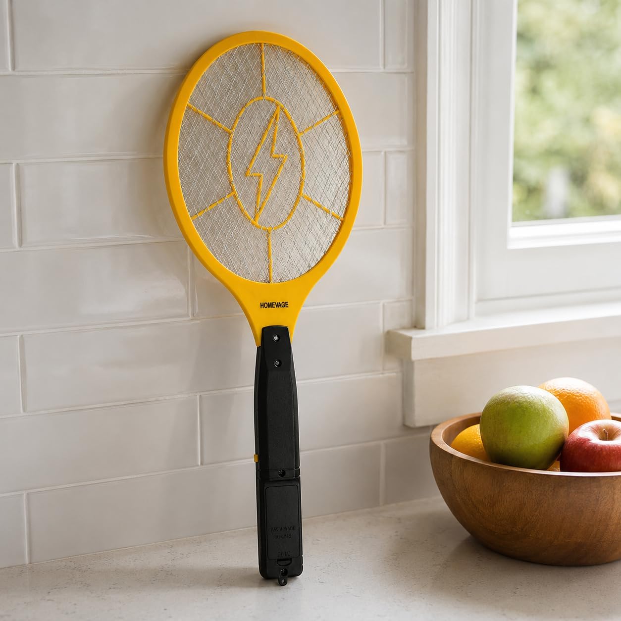Detalle 2 de HOMEVAGE Electric Fly Swatter with 3-Layer Safety Mesh and 2 AA Batteries