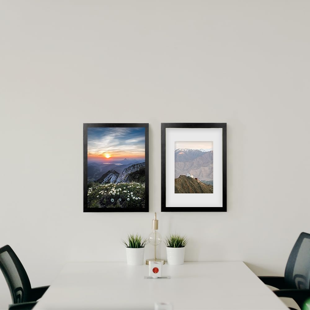 Detalle de RUN HELIX A2 Solid Wood Picture Frame (42 x 59.4 cm) with Black Frame & Plexiglass, Wall Mount