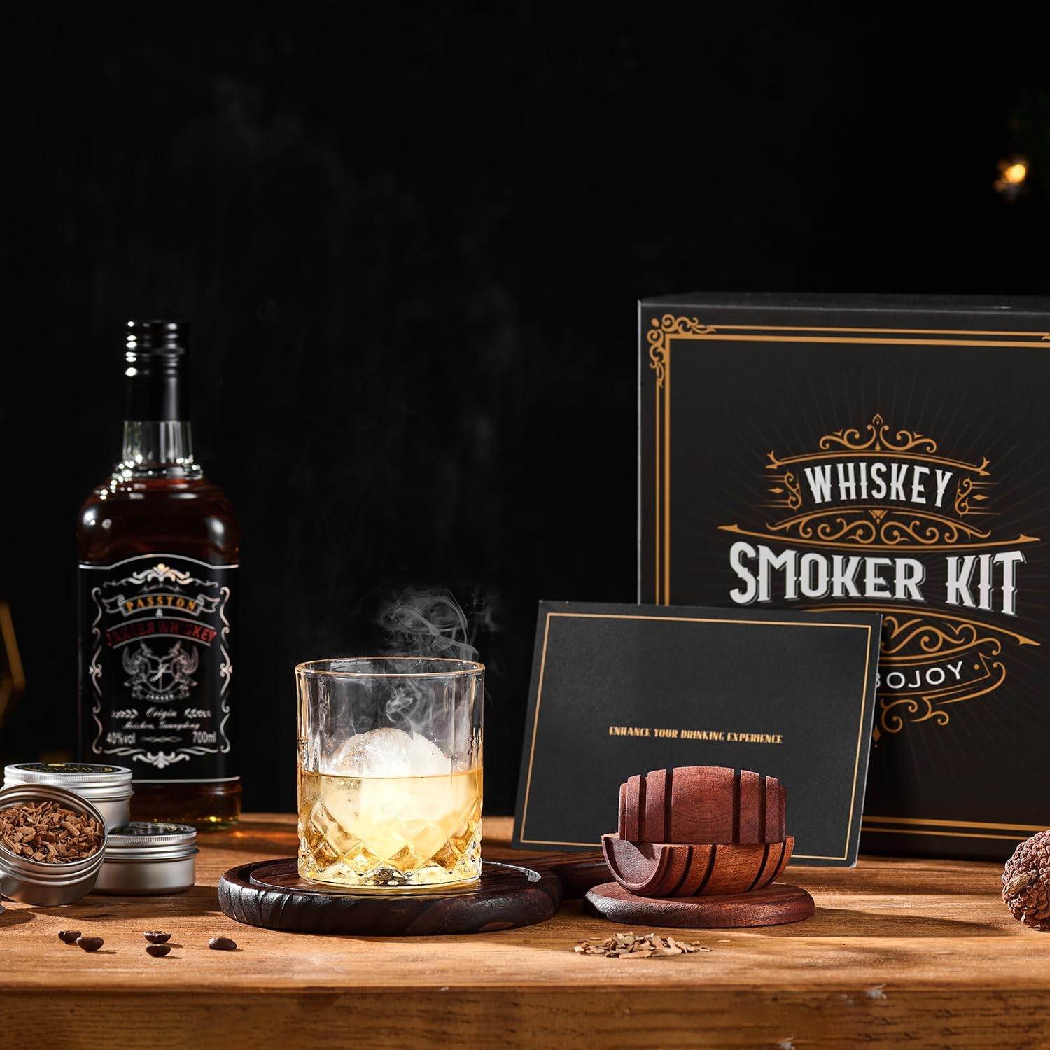 Detalle de ComboJoy Whiskey Smoker Kit mit Torch, 6 Holzchips-Sorten, 2 Gläsern und 2 Ice-Ball-Formen (ohne Butan)