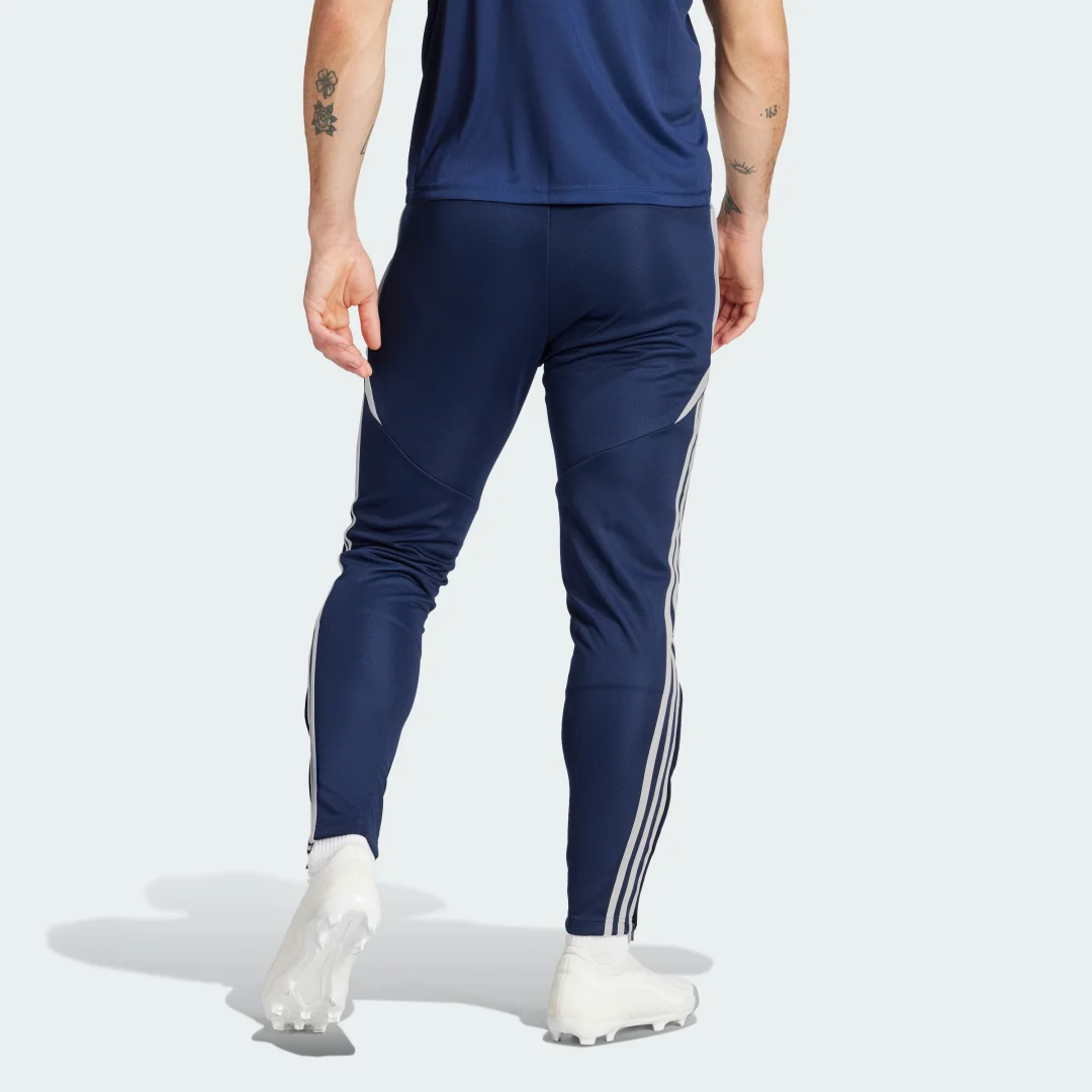Detalle 2 de Pantalón entrenamiento Tiro 24 Slim de Adidas: guía de compra