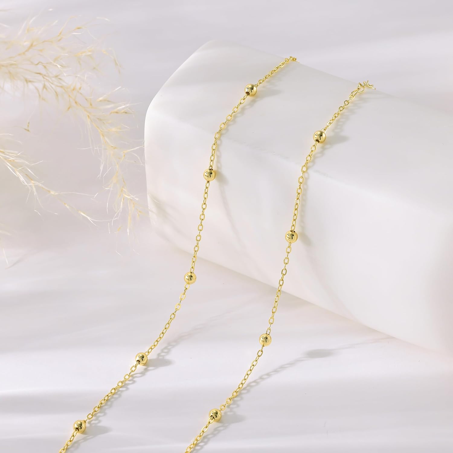 Detalle de Tewiky Gold Choker Necklace, 14K Gold-Plated