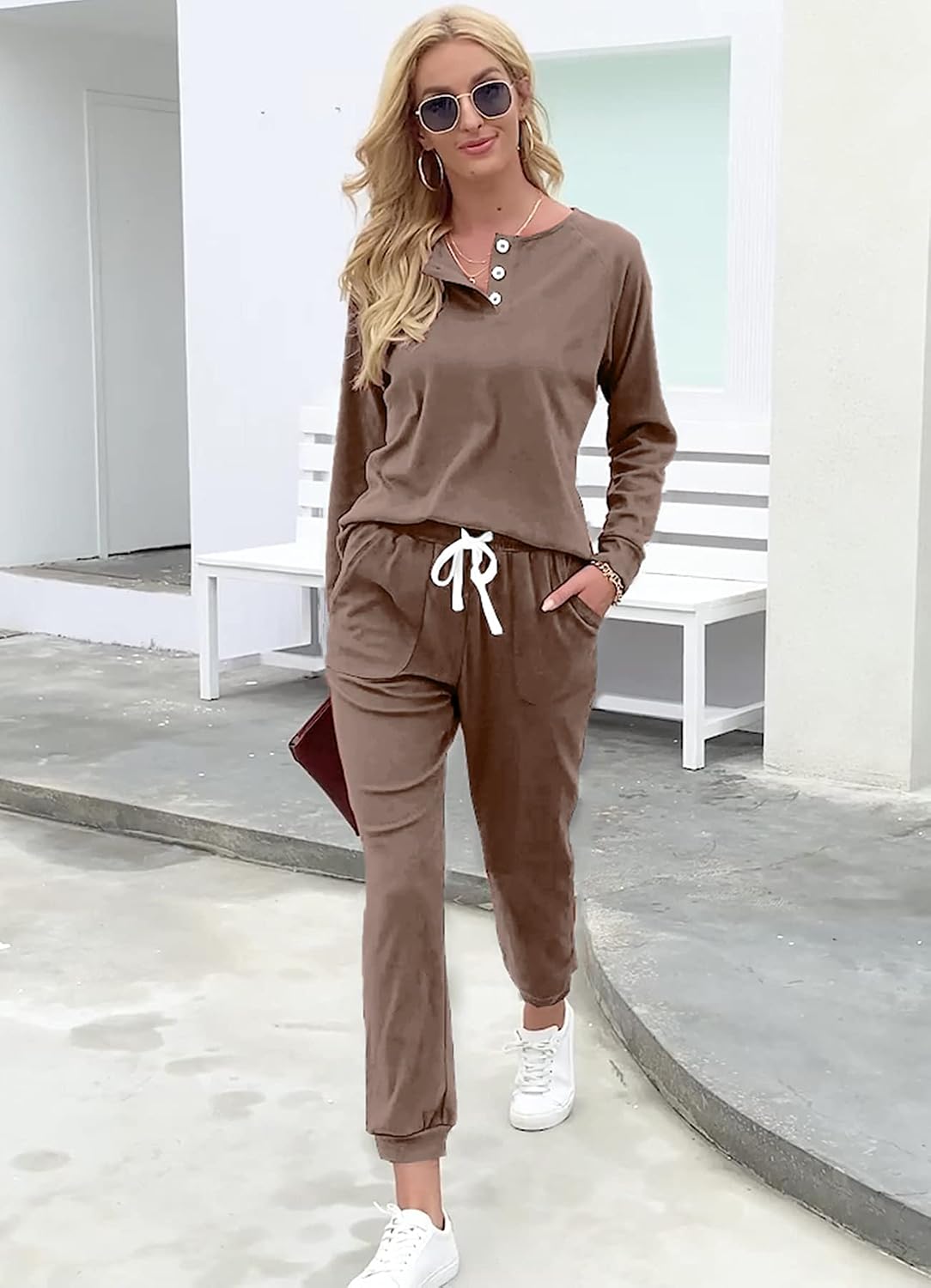 Thumbnail 2 de WIHOLL Two-Piece Lounge Set for Women: Button-Down Henley Sweatshirt & Drawstring Sweatpants