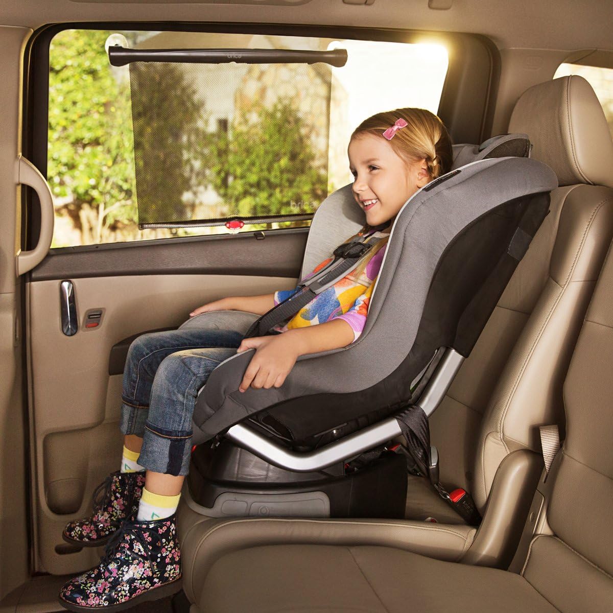 Detalle 2 de Munchkin Parasol para Coche 35,6x43,2 cm
