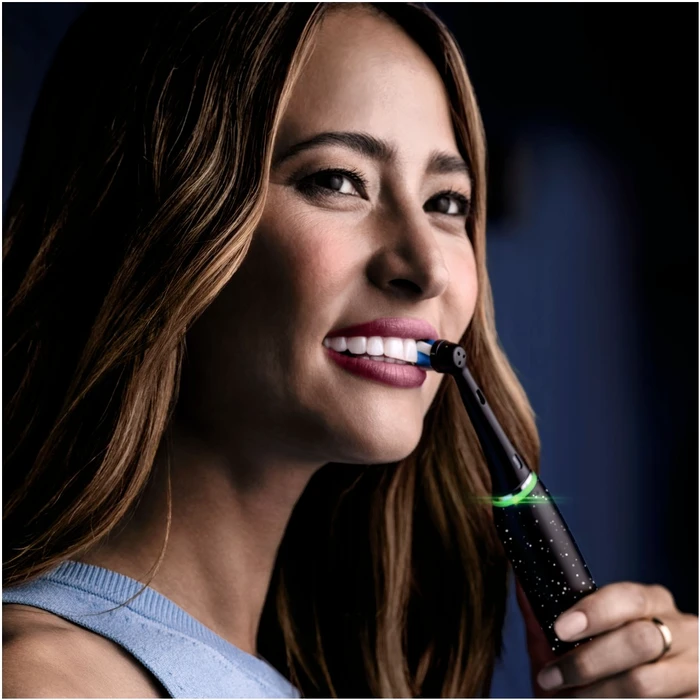 Thumbnail 2 de Oral-B iO 10 Schwarz Special Edition