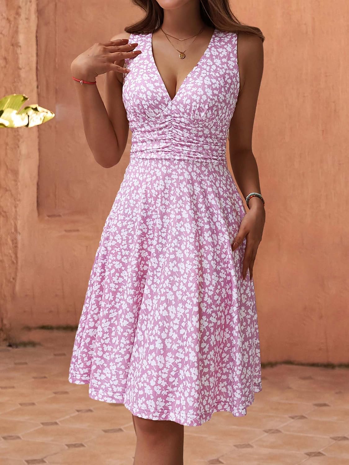 Detalle de OURIN Women's Spring Deep V Neck Sleeveless Floral Sundress with Pockets