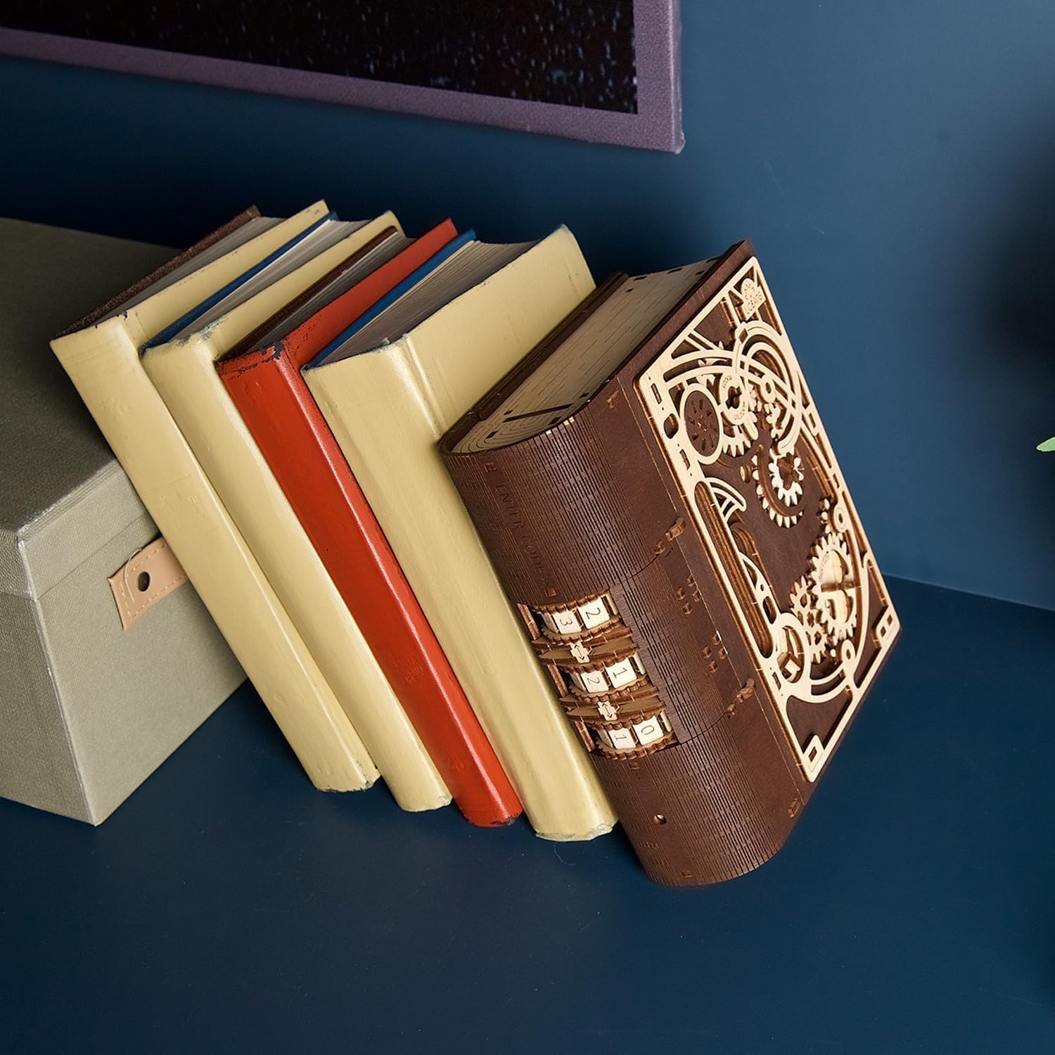 Thumbnail 5 de UGEARS Libro dei Segreti Scatola Puzzle 3D in legno steampunk (263 pezzi) con lucchetto a combinazione